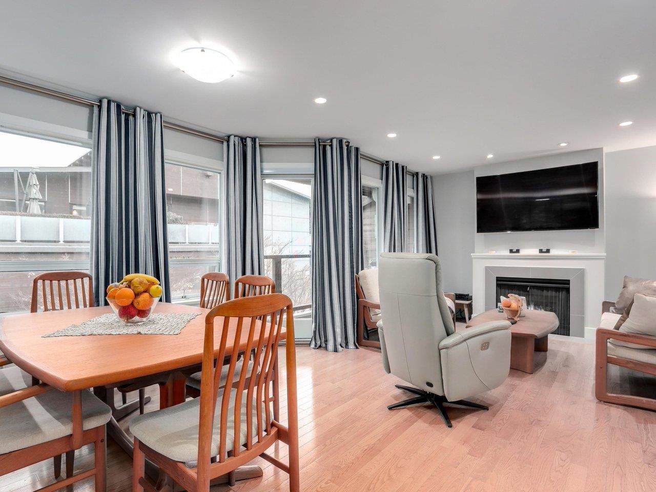 304 3711 DELBROOK AVENUE, R3078219, BC,