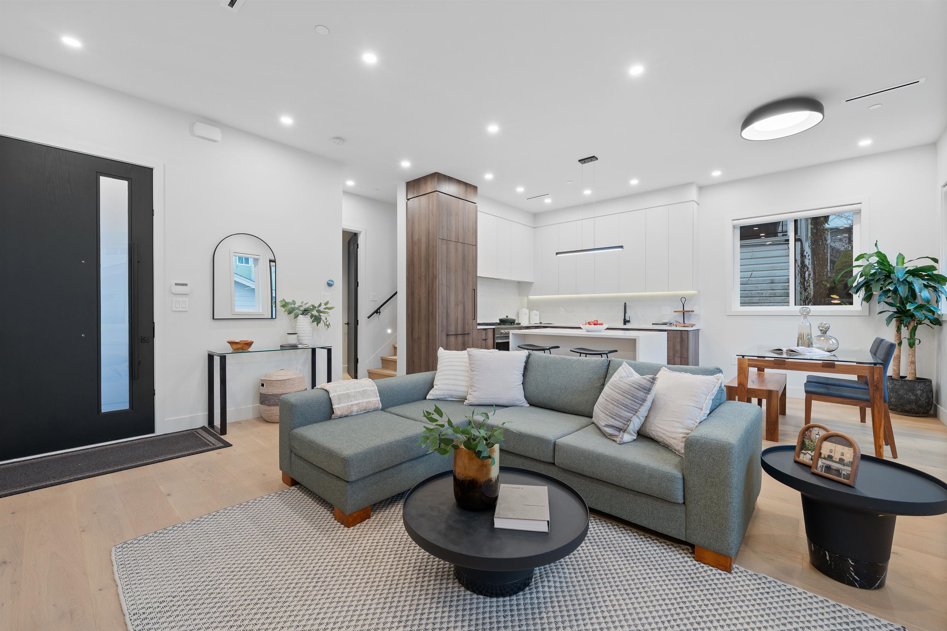 919 E 10TH AVENUE, Vancouver BC V5T 2B3, R3078285, BC,