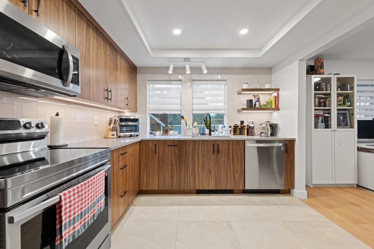 203 3401 CURLE AVENUE, R3078474, BC,