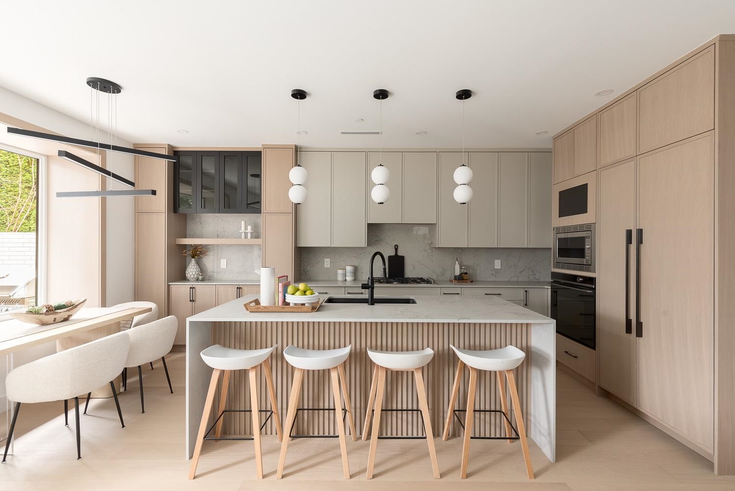 2 475 20TH AVENUE, R3078556, BC,