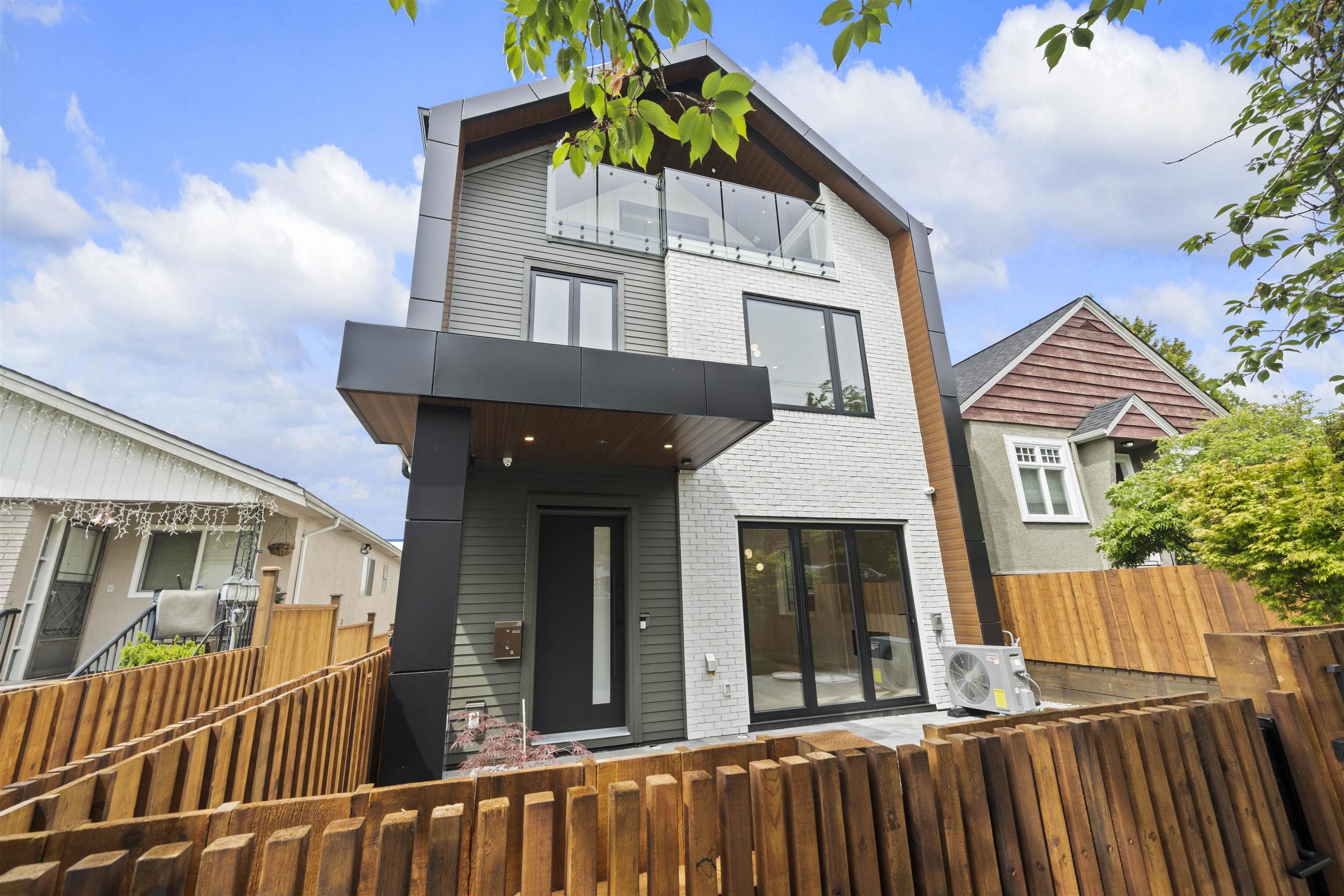 1 6461 PRINCE EDWARD STREET, R3078749, BC,