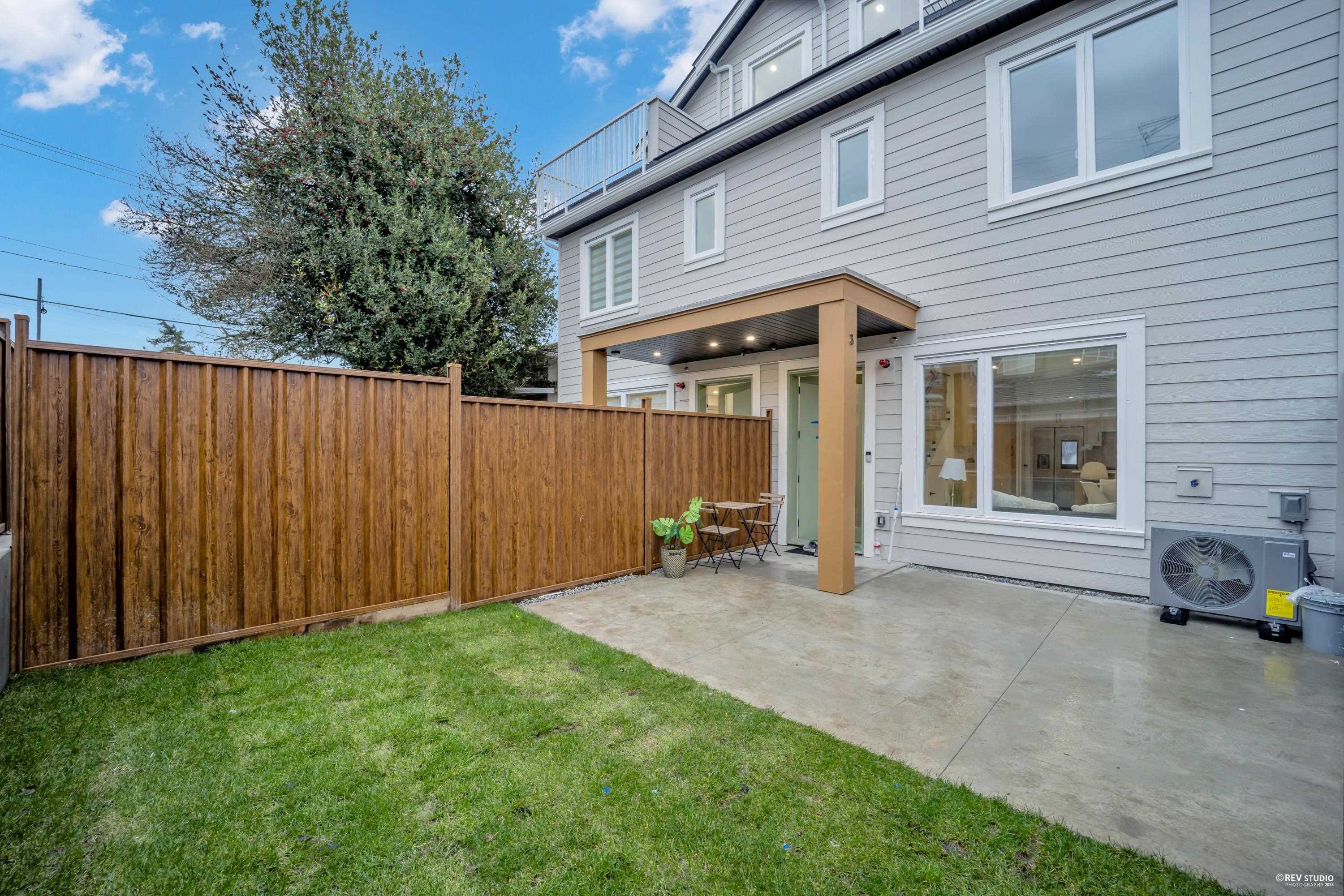 3 1577 58TH AVENUE, R3078959, BC,