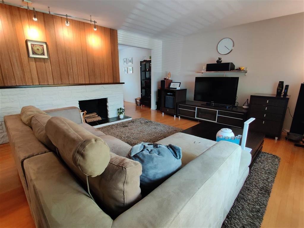 Upper 740 GUILTNER STREET, R3078976, BC,