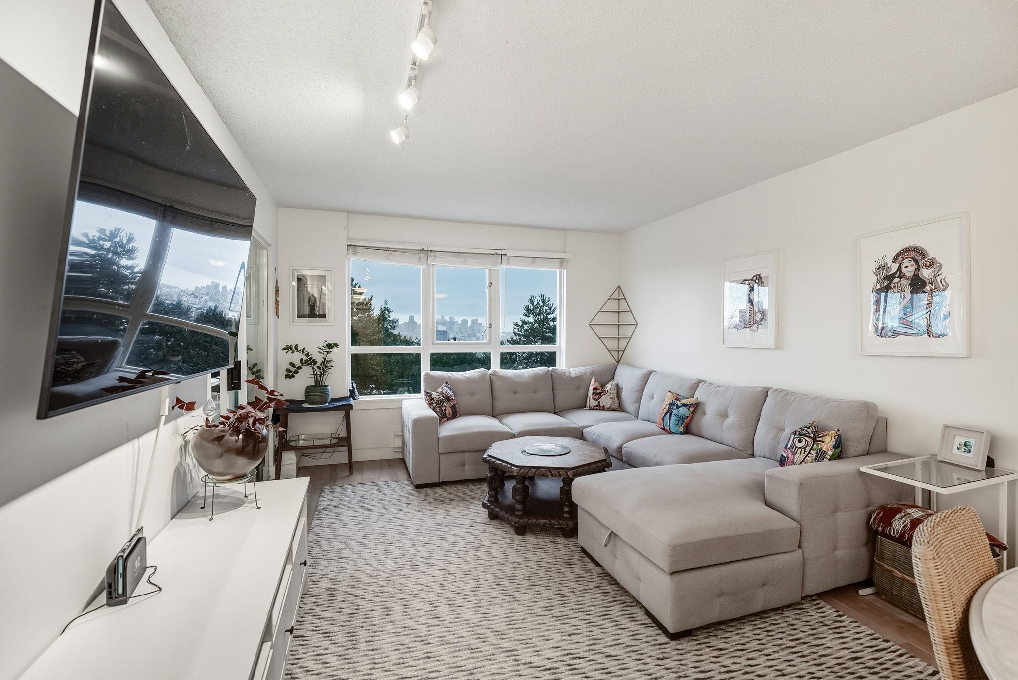 503 1833 FRANCES STREET, R3079203, BC,