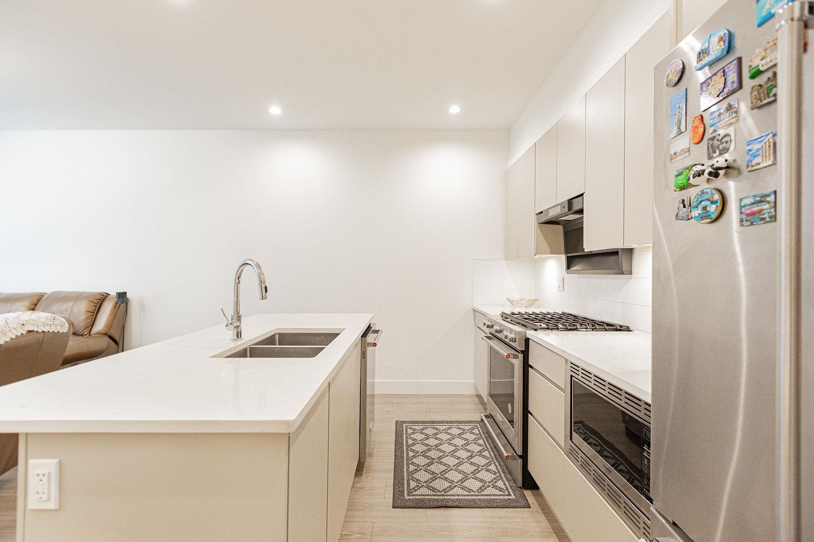 152 16433 19 AVENUE, R3079396, BC,