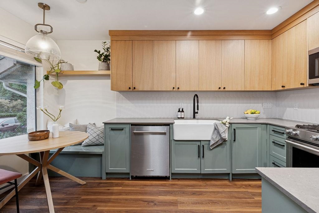 15 901 17 STREET, R3079606, BC,