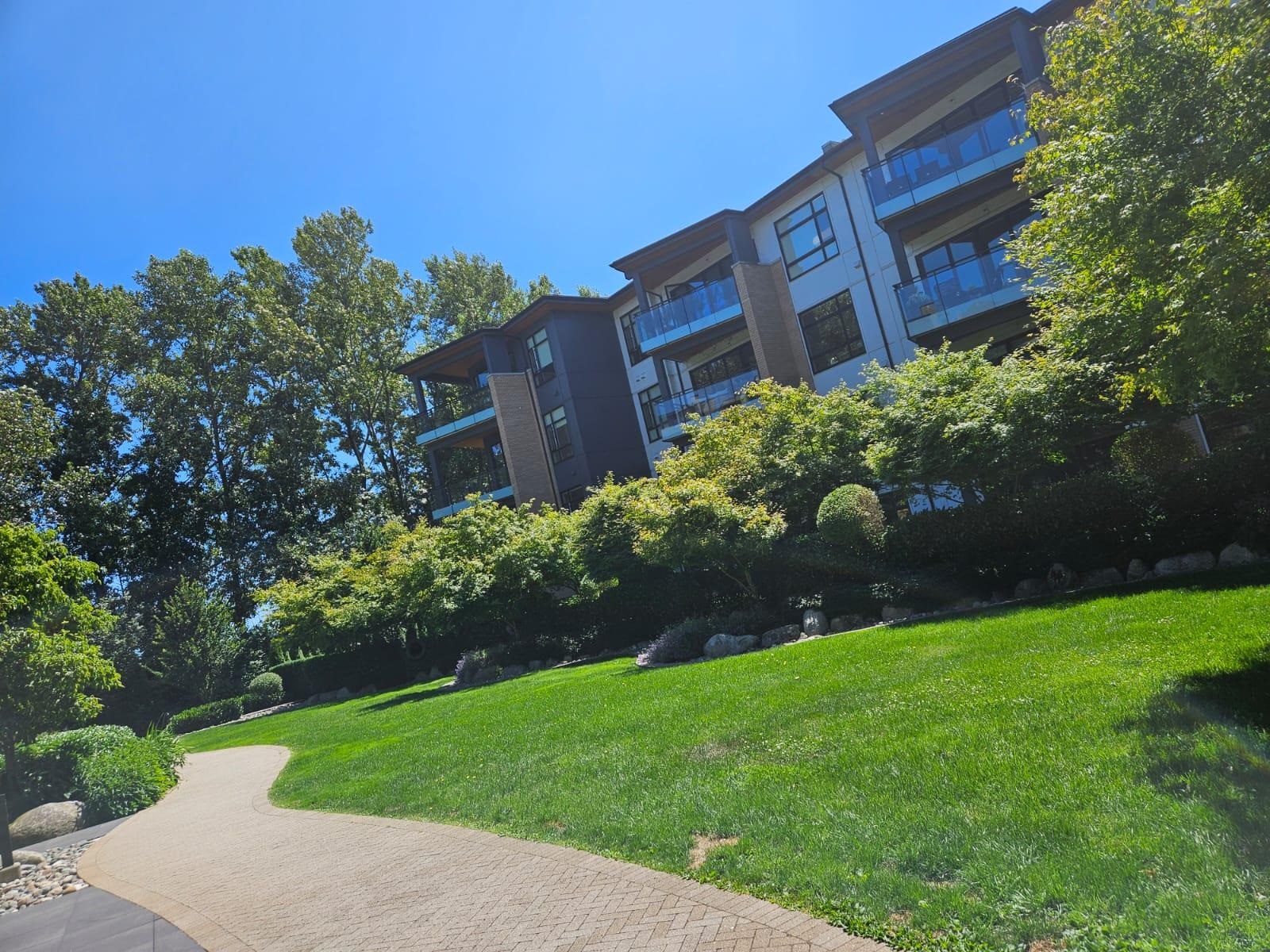 102 300 SALTER STREET, R3079743, BC,