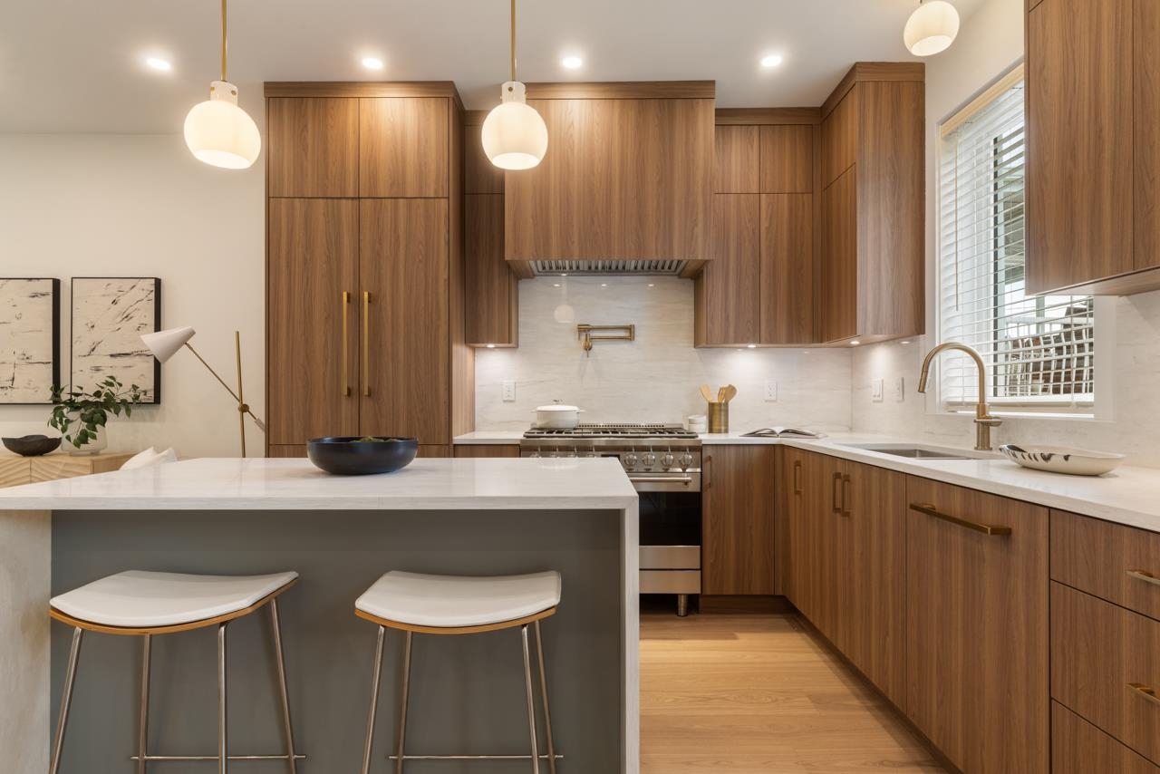 2049 E 4TH AVENUE, Vancouver BC V5N 1K5, R3079969, BC,