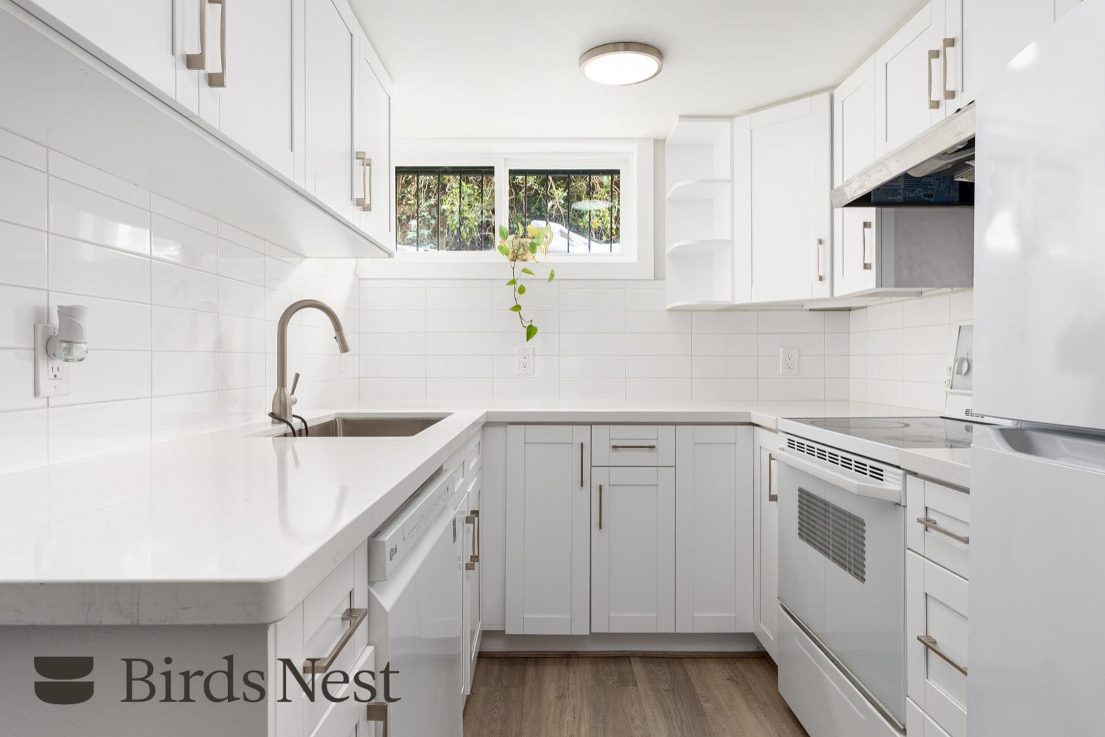 Basement 3843 MARINE DRIVE, R3080045, BC,