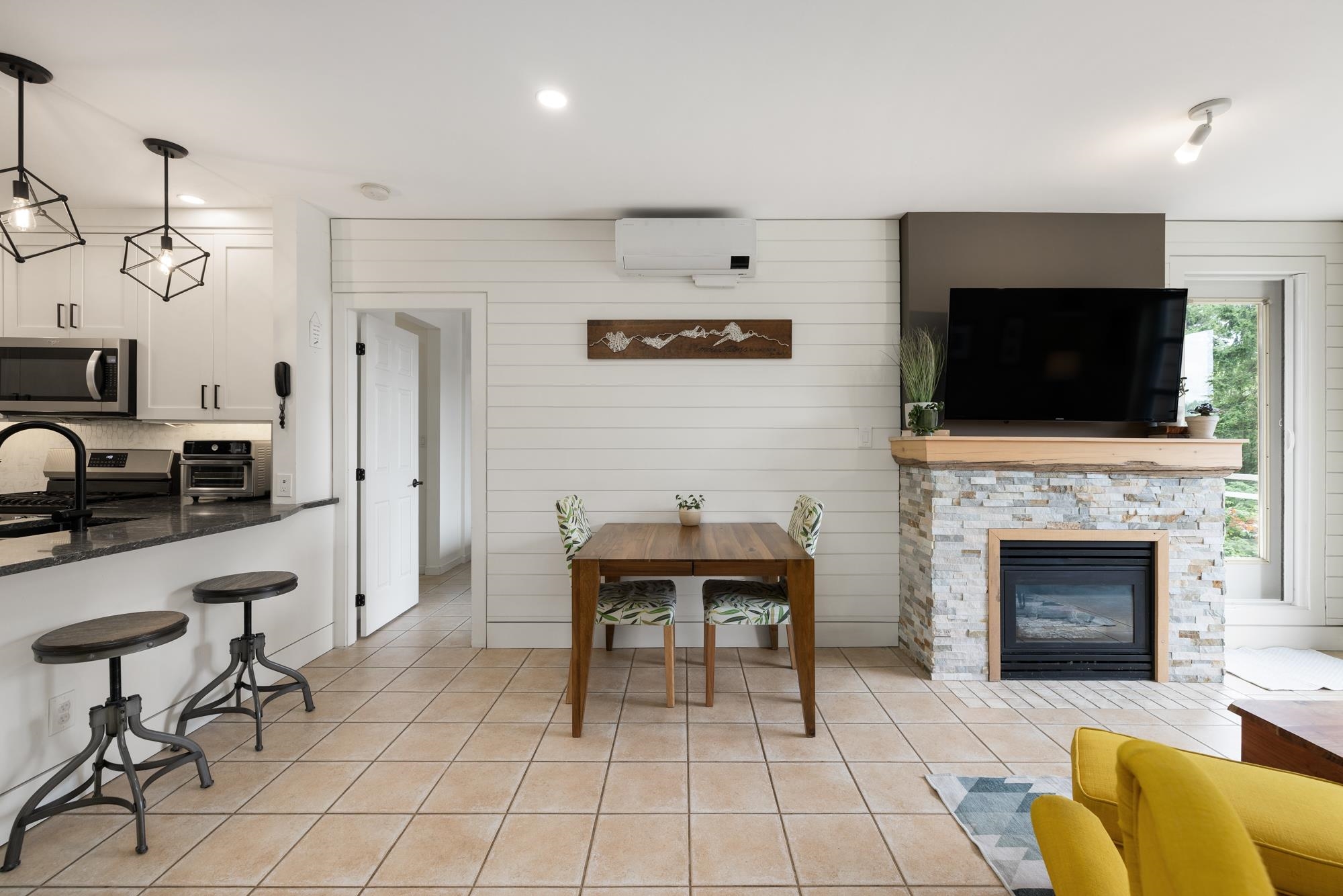 219 3629 DEERCREST DRIVE, R3080055, BC,