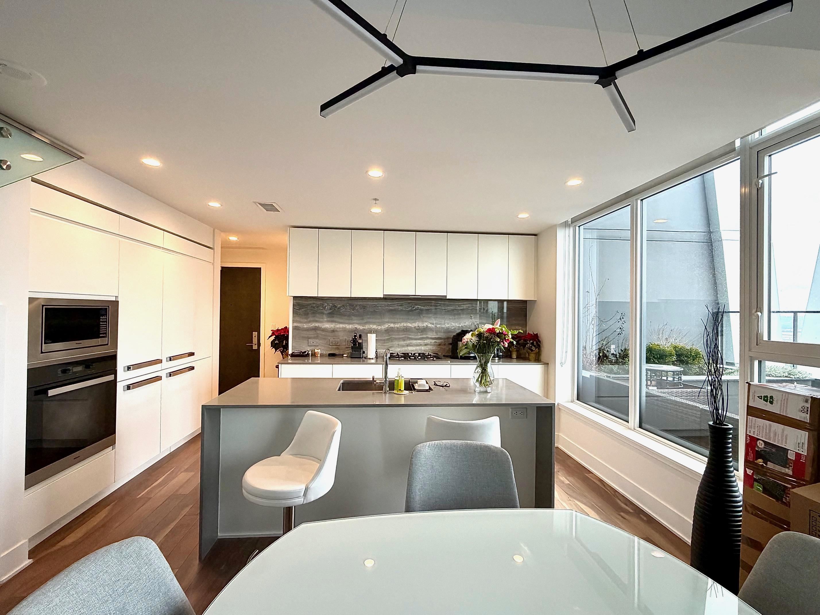 2406 450 WESTVIEW STREET, R3080314, BC,