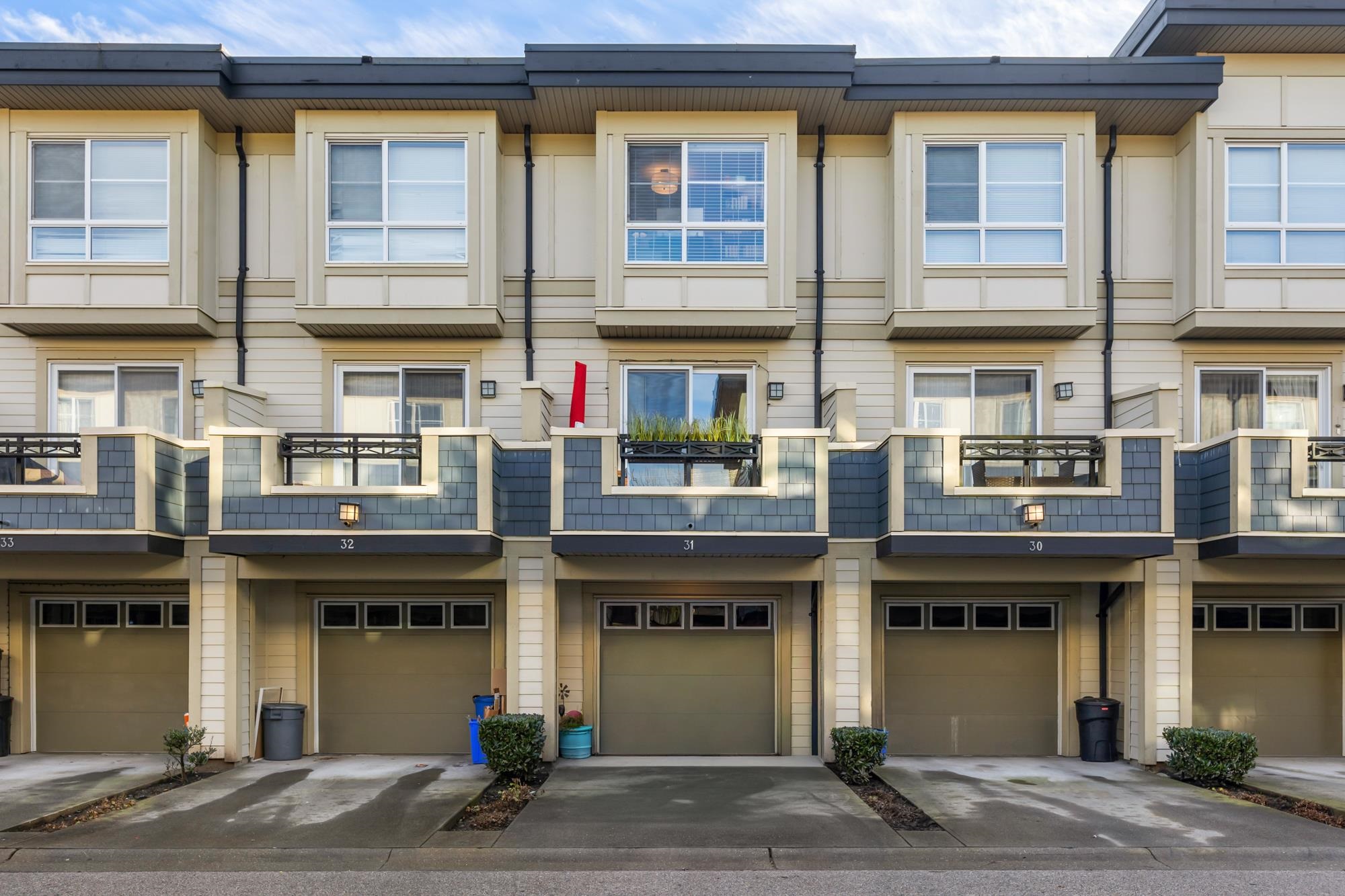 31 19477 72A AVENUE, R3080427, BC,