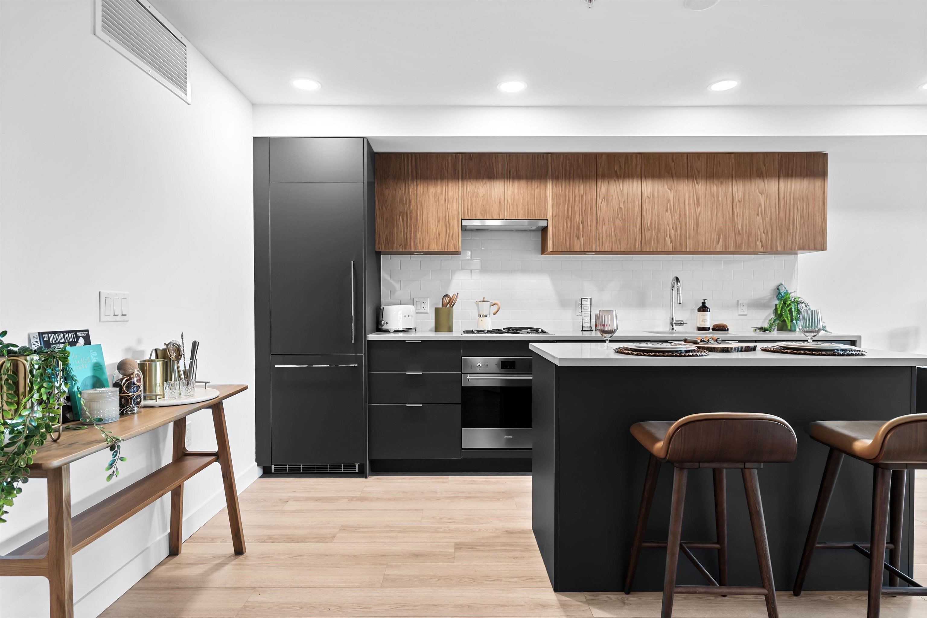 204 2419 GRANT STREET, R3080486, BC,