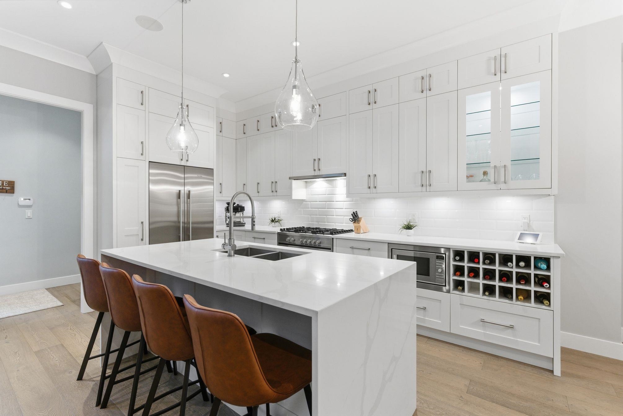 15786 23B AVENUE, Surrey BC V4A 9Y4, R3080493, BC,