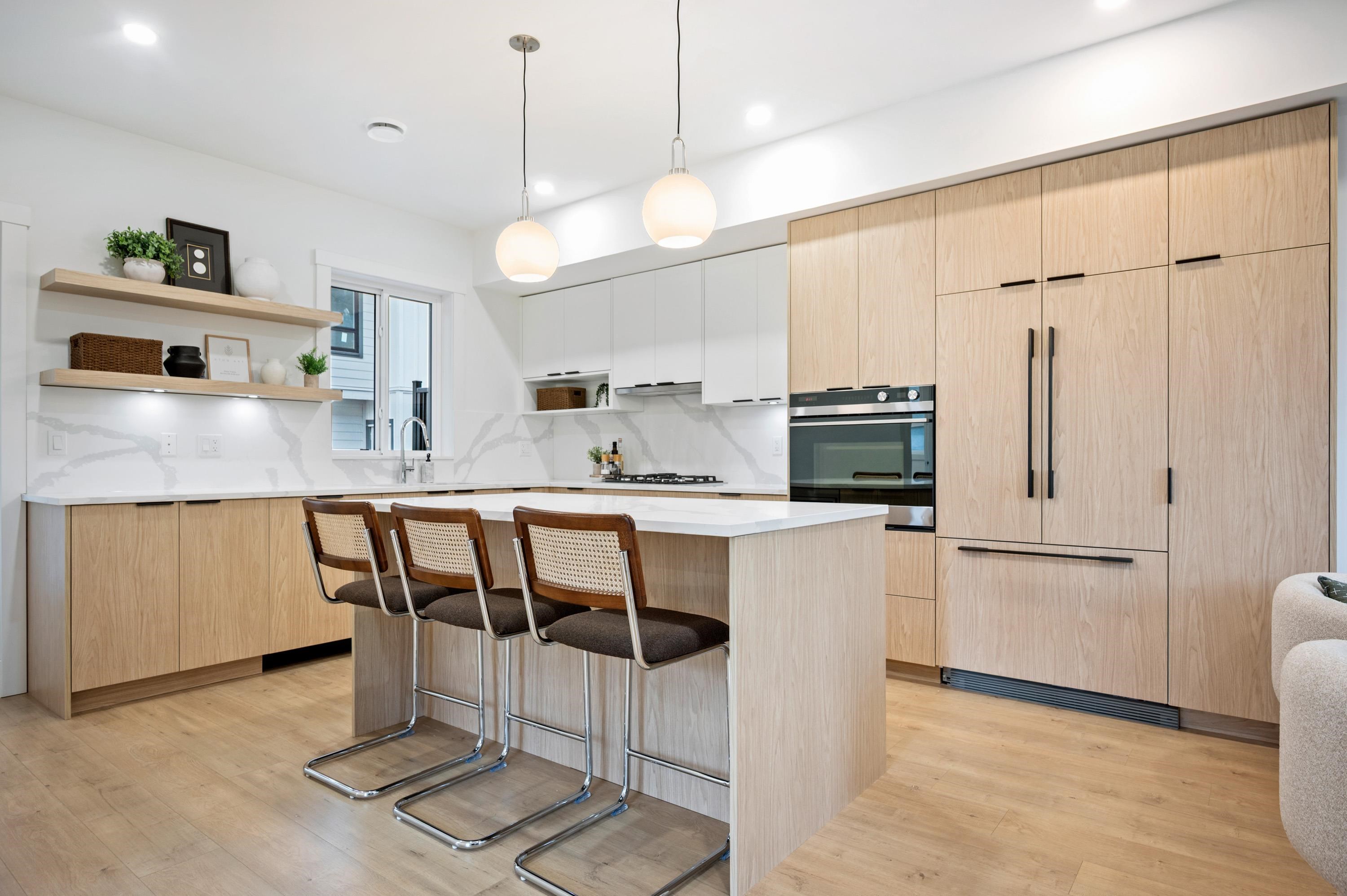 7 5993 143 STREET, R3080807, BC,