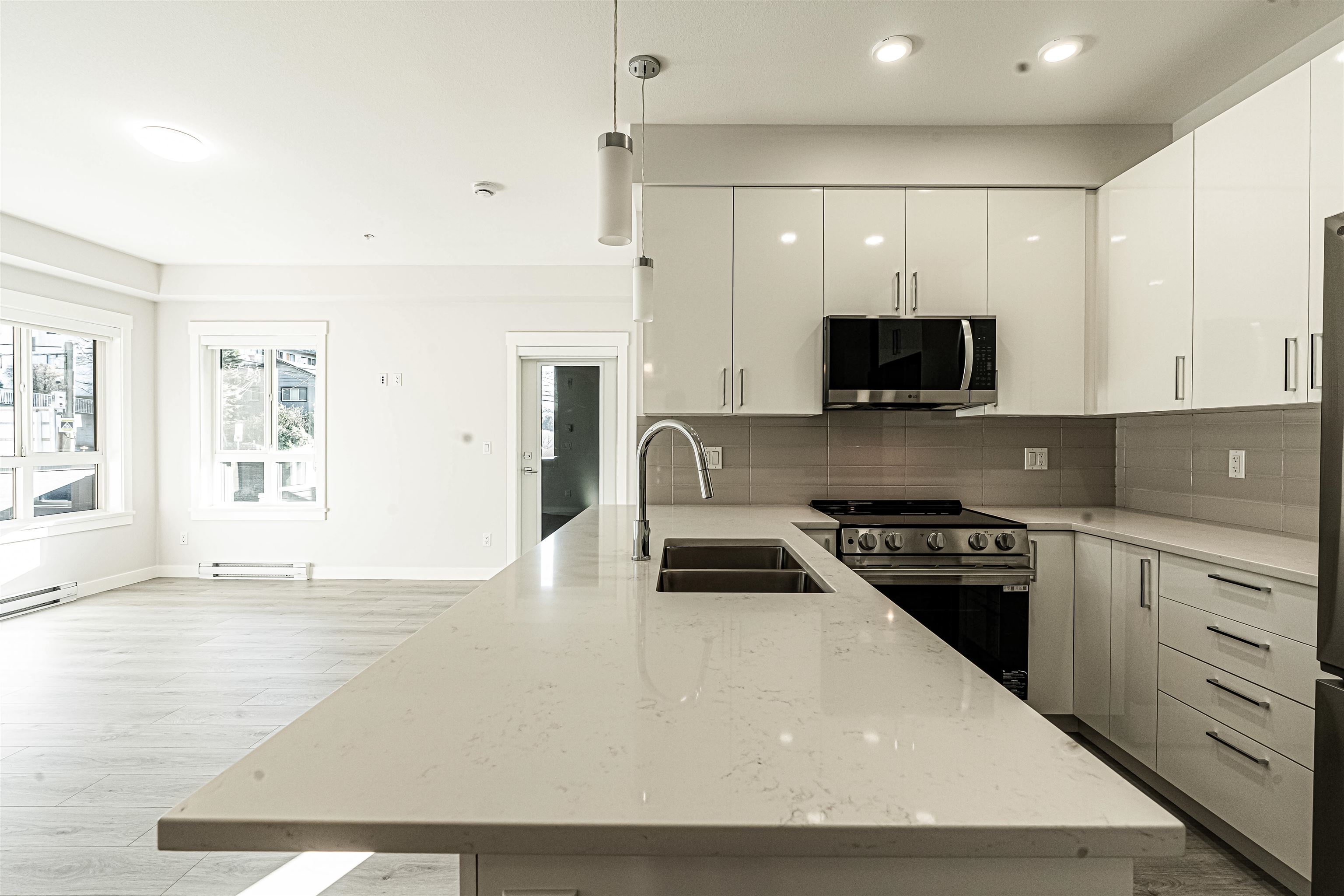 217 33886 PINE STREET, R3080859, BC,