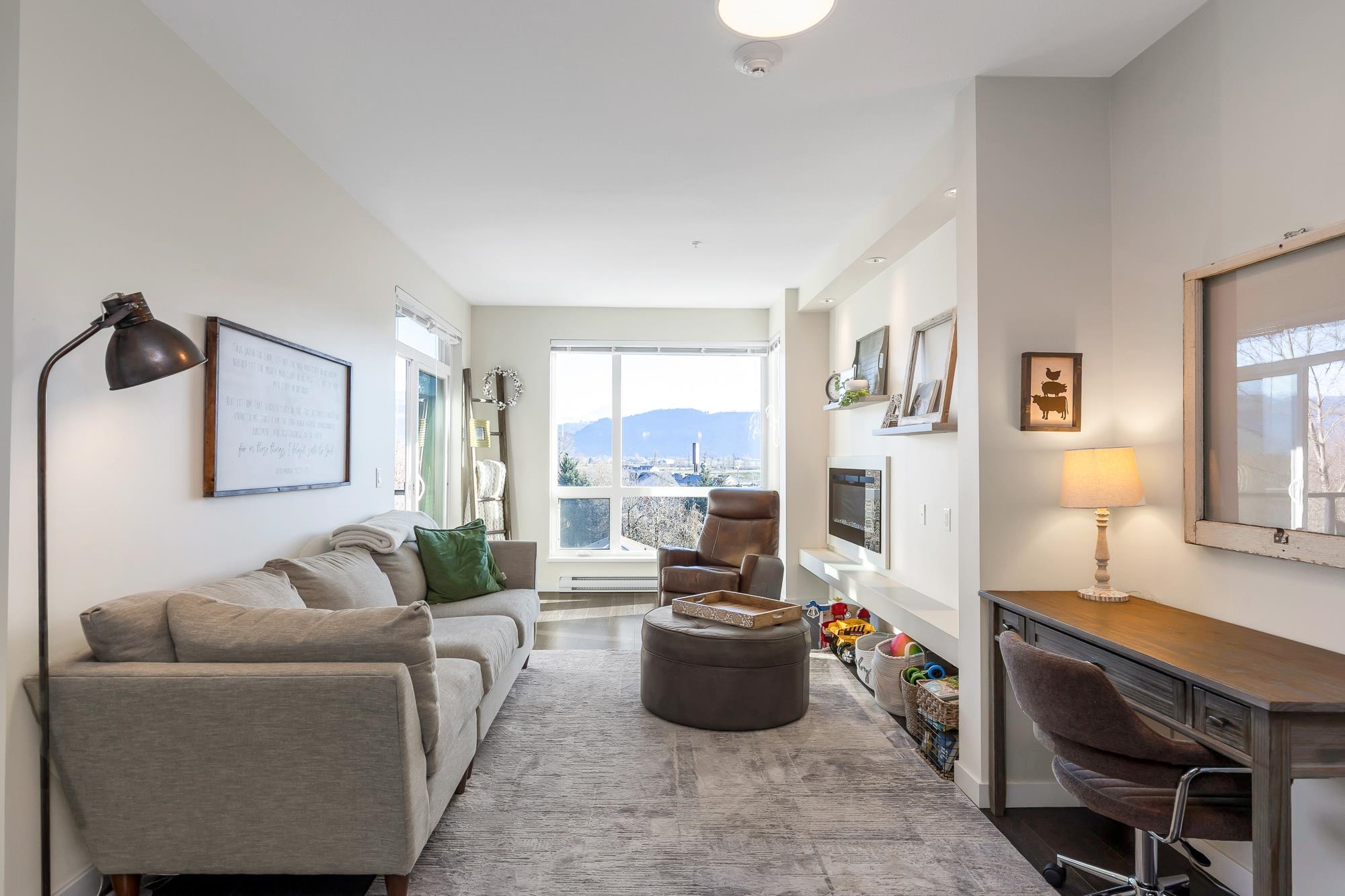 203 2242 WHATCOM ROAD, R3080873, BC,