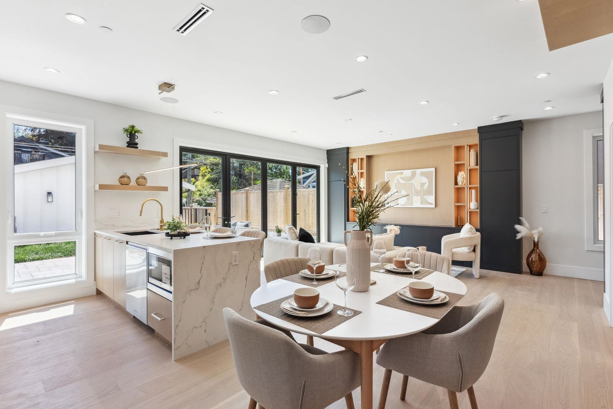 #2 2244 11TH AVENUE, R3080966, BC,