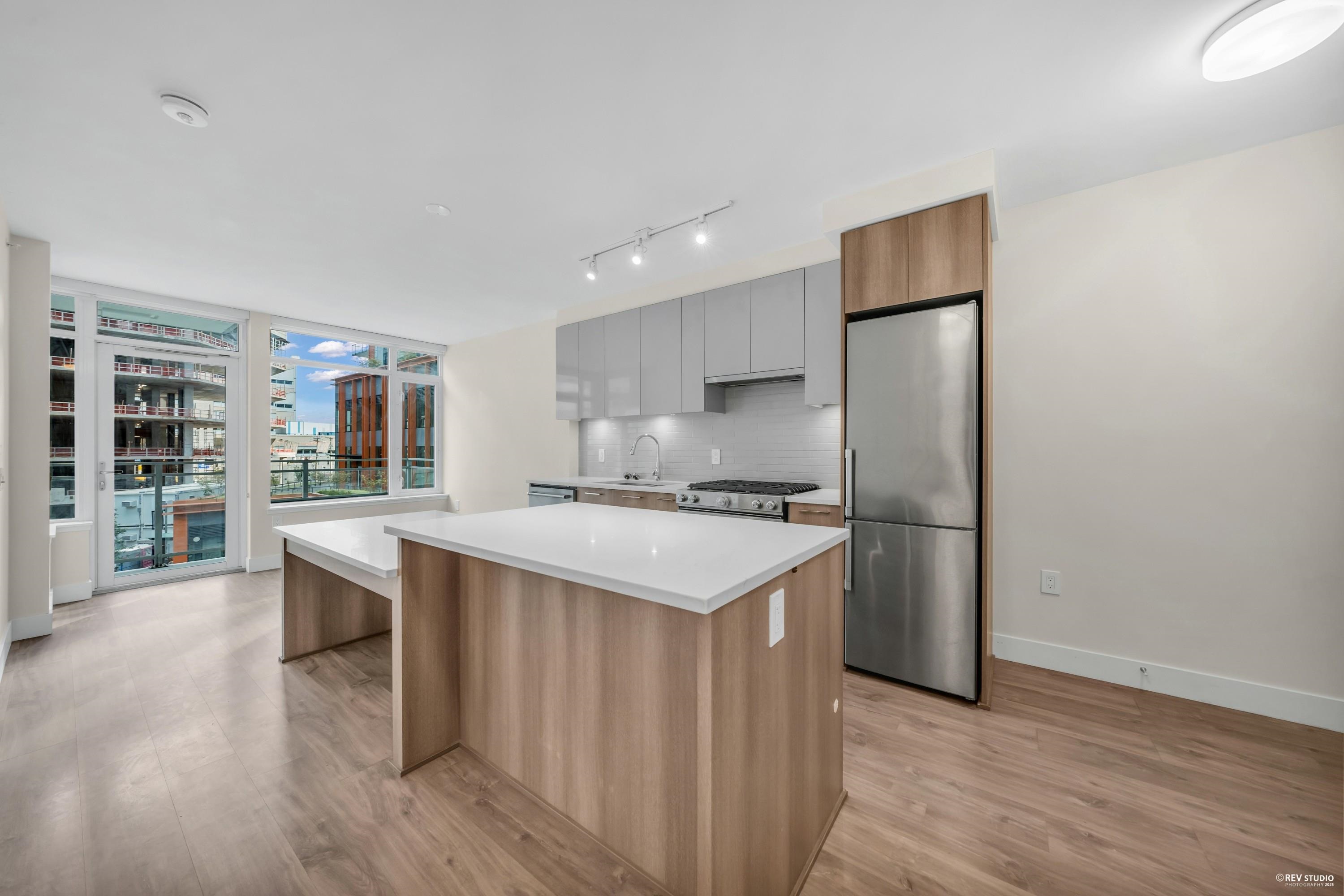 406 258 NELSON'S COURT, R3081004, BC,