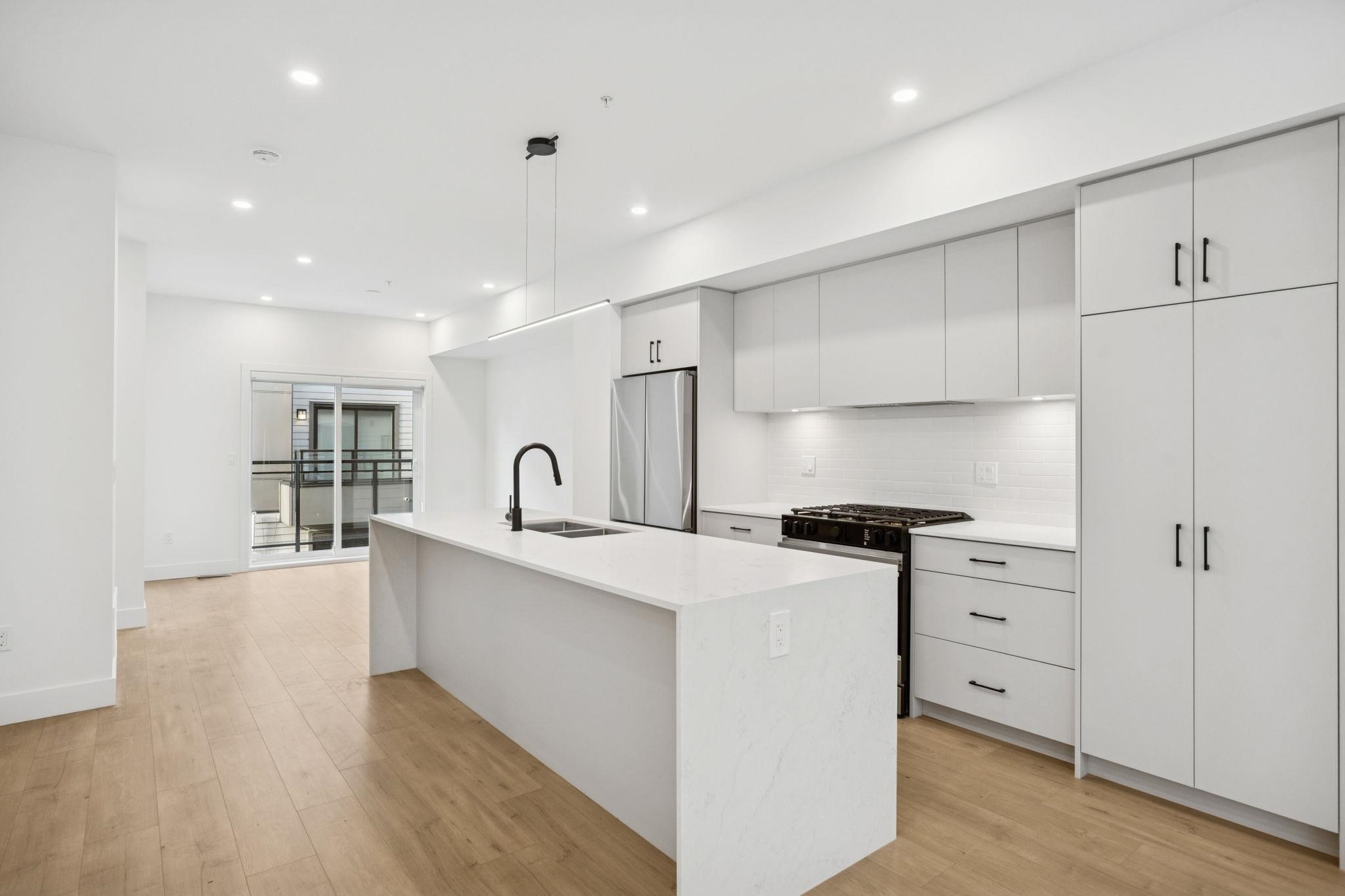 1 19667 55A AVENUE, R3081337, BC,