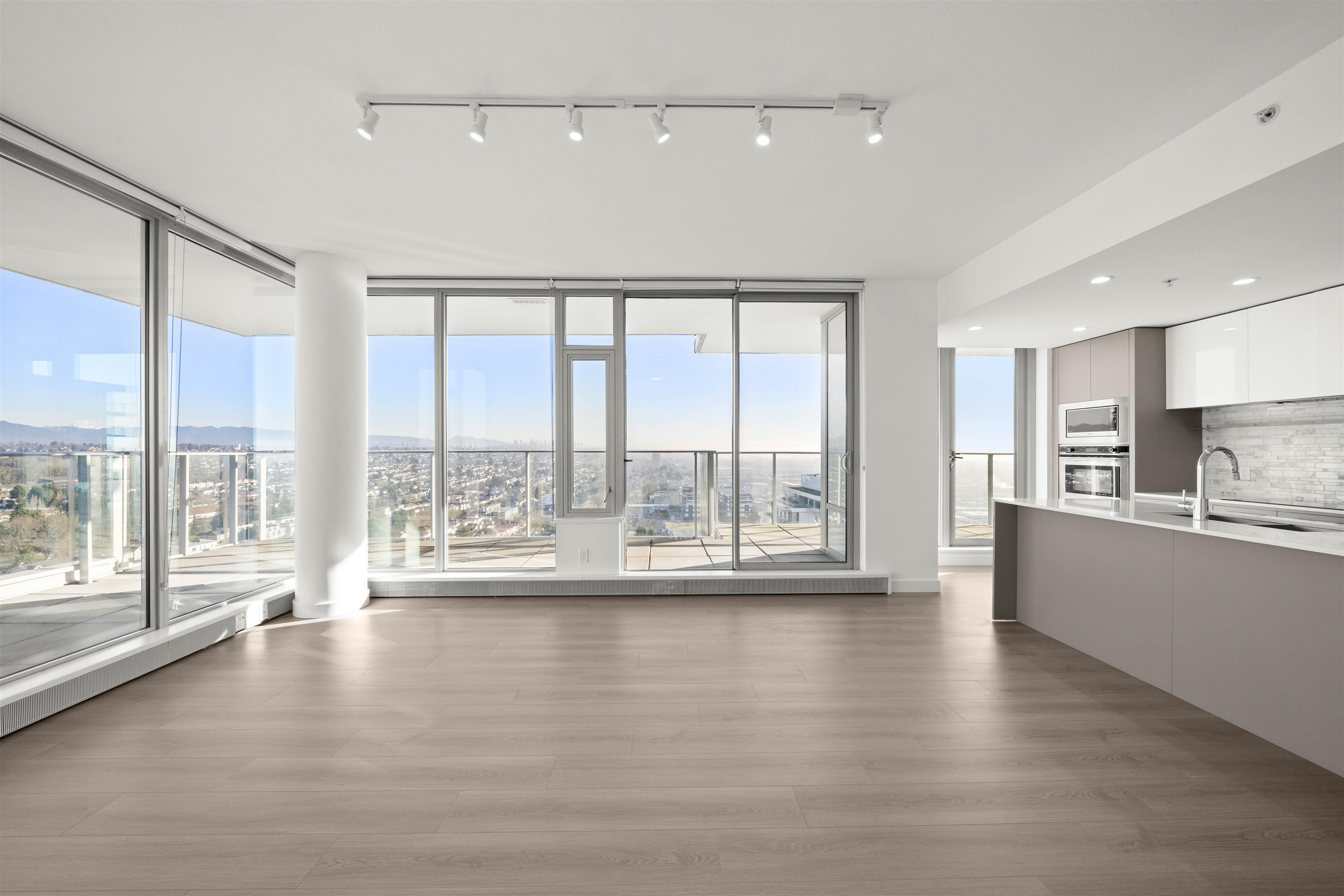 2402 8031 NUNAVUT LANE, R3081349, BC,