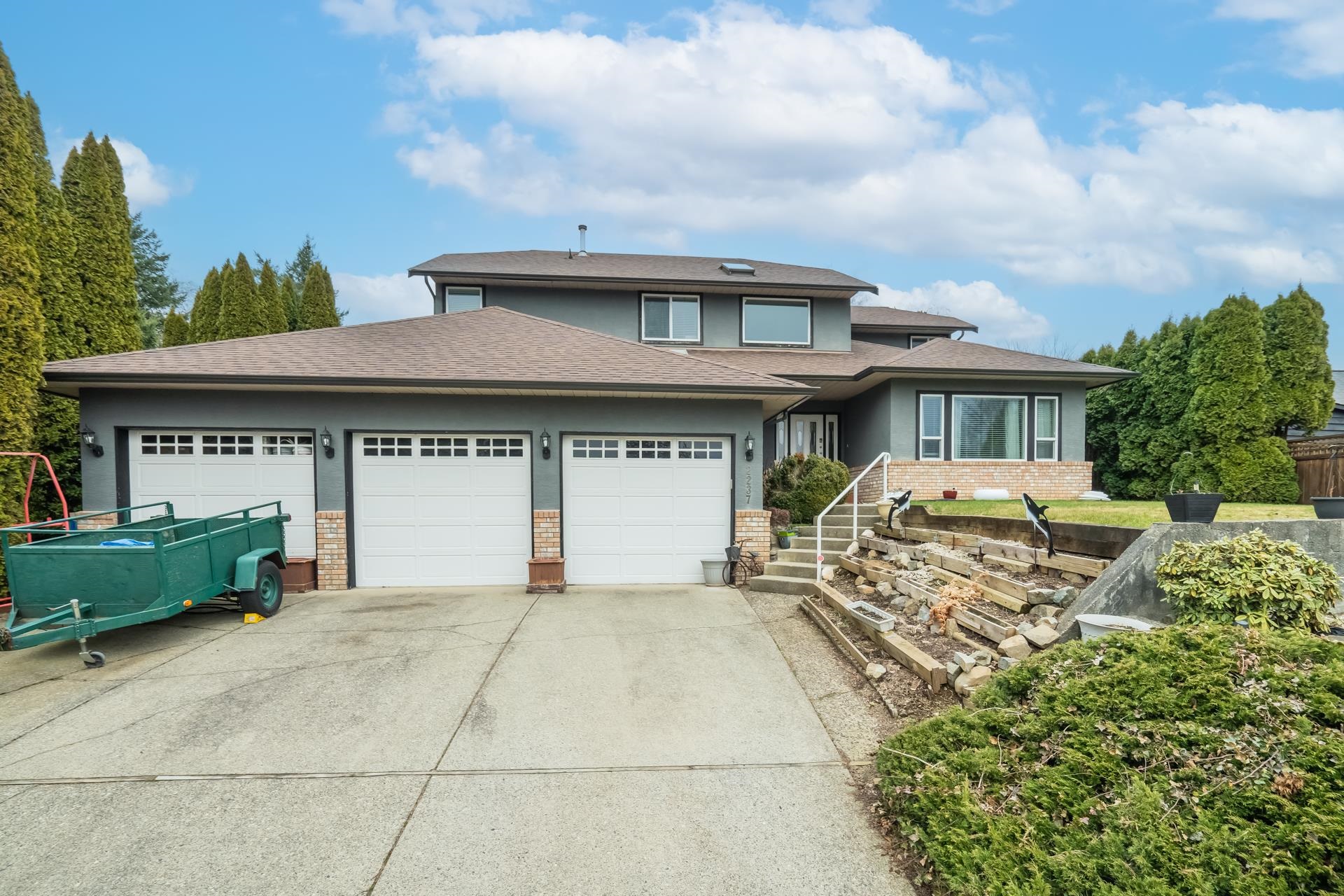 2237 MOUNTAIN DRIVE, Abbotsford BC V3G 1E3, R3081896, BC,