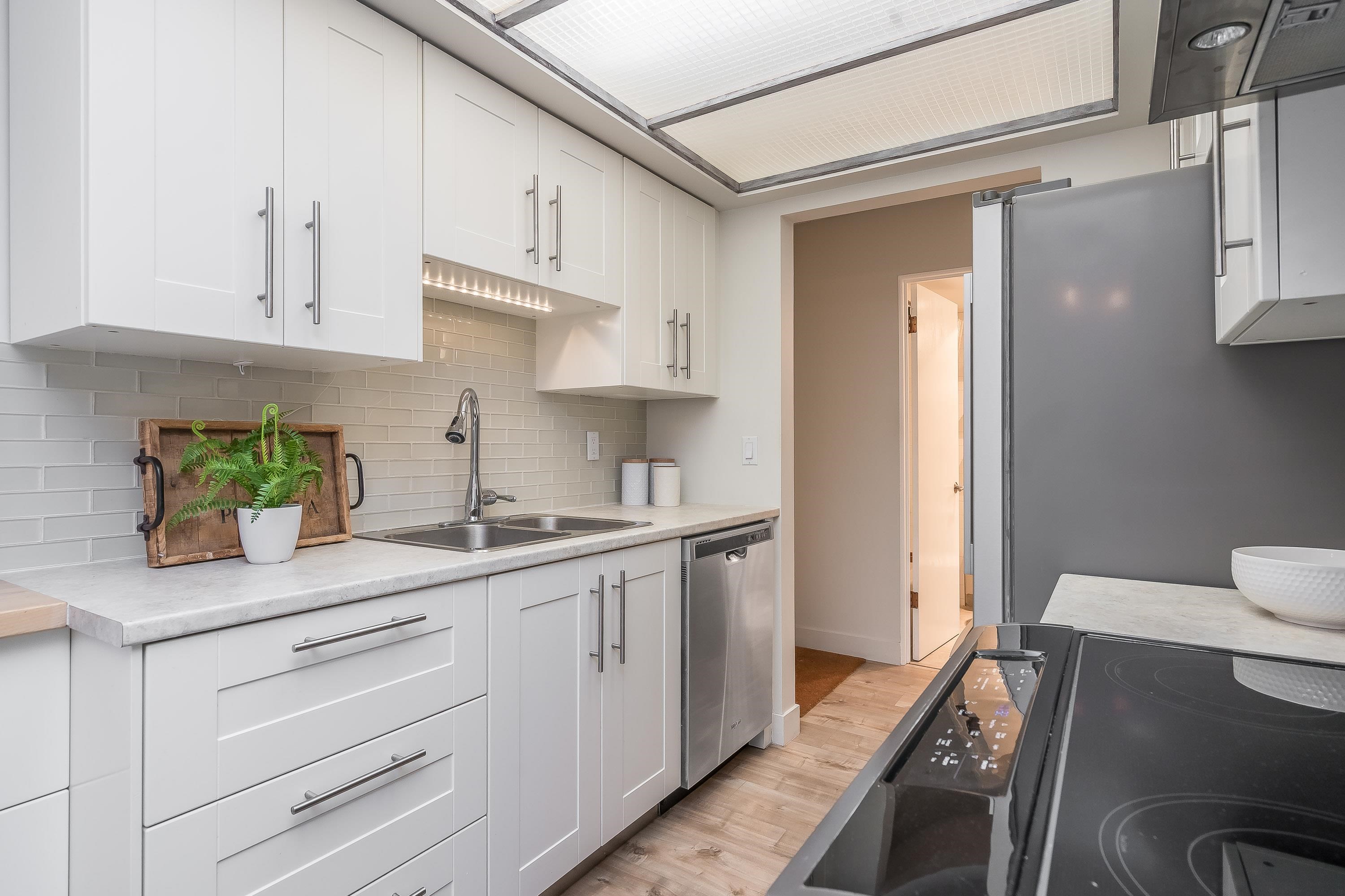 303 1360 MARTIN STREET, R3081915, BC,