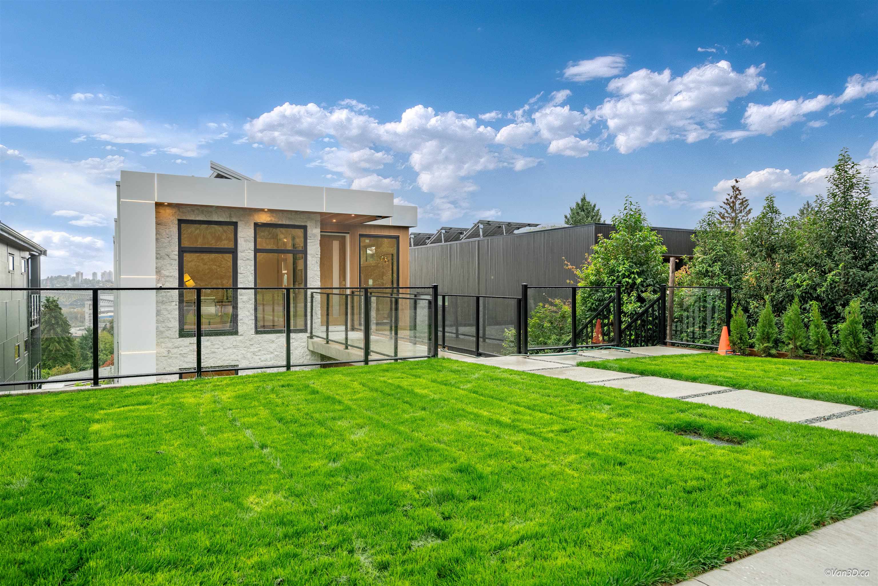 971 ADDERLEY STREET, North Vancouver BC V7L 1T2, R3082291, BC,