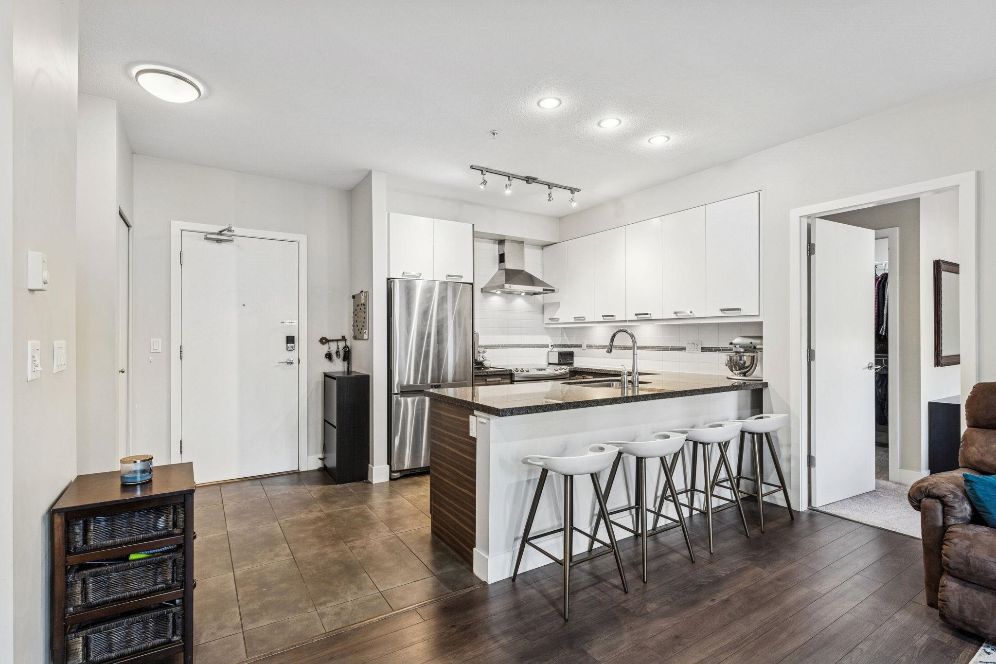 302 1273 MARINE DRIVE, R3082348, BC,