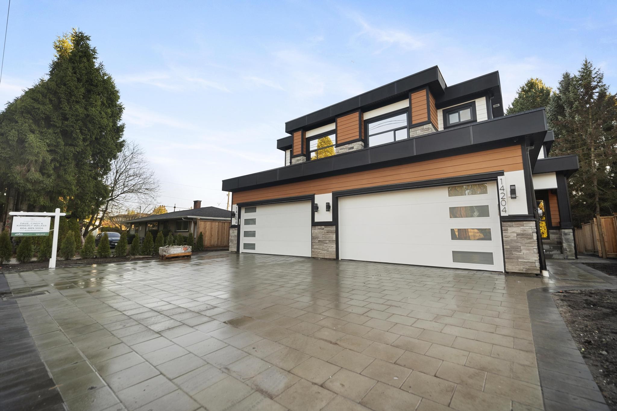 14204 NORTH BLUFF ROAD, White Rock BC V4B 3C4, R3082438, BC,