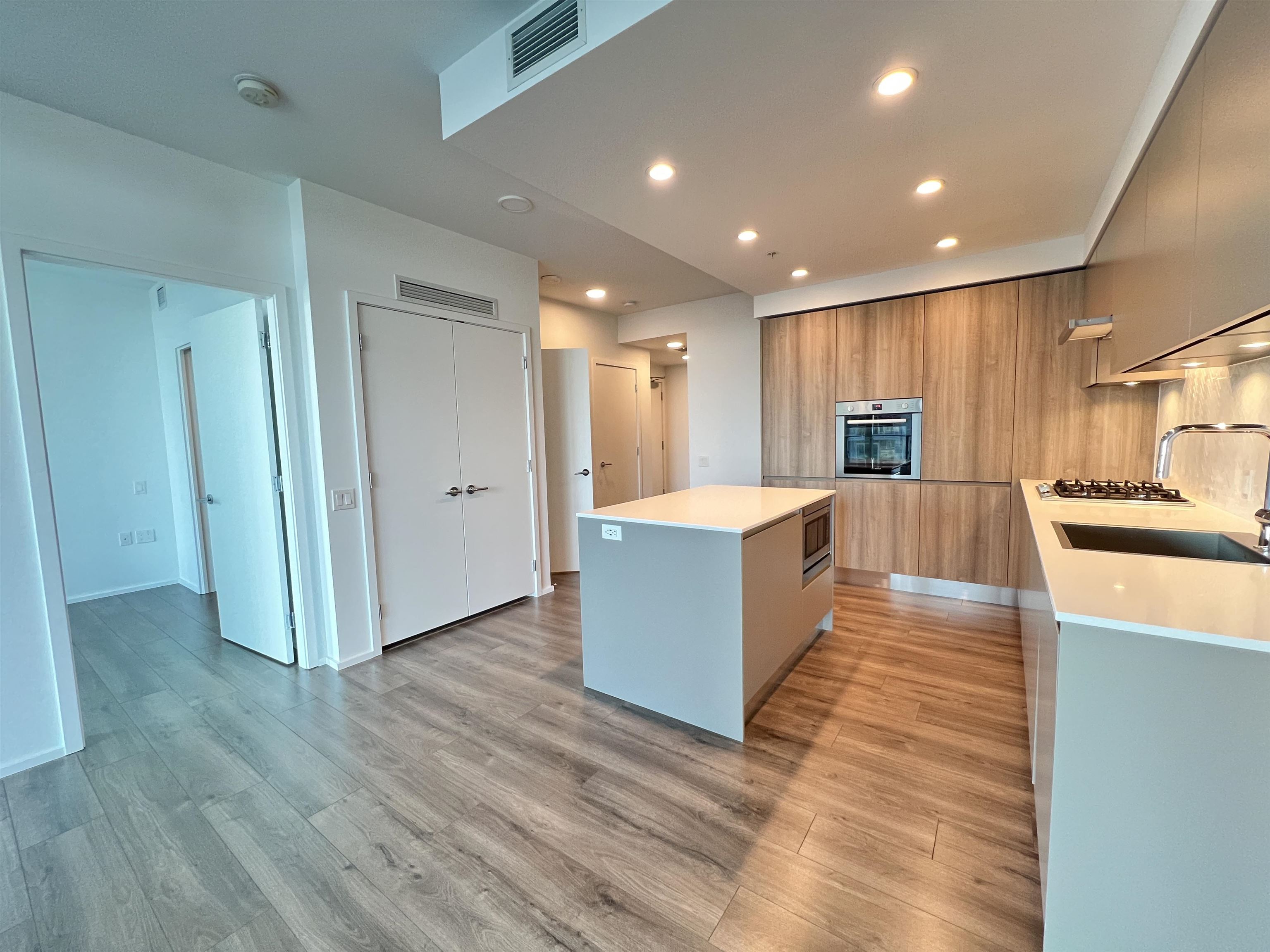 1006 3809 EVERGREEN PLACE PLACE, R3082516, BC,