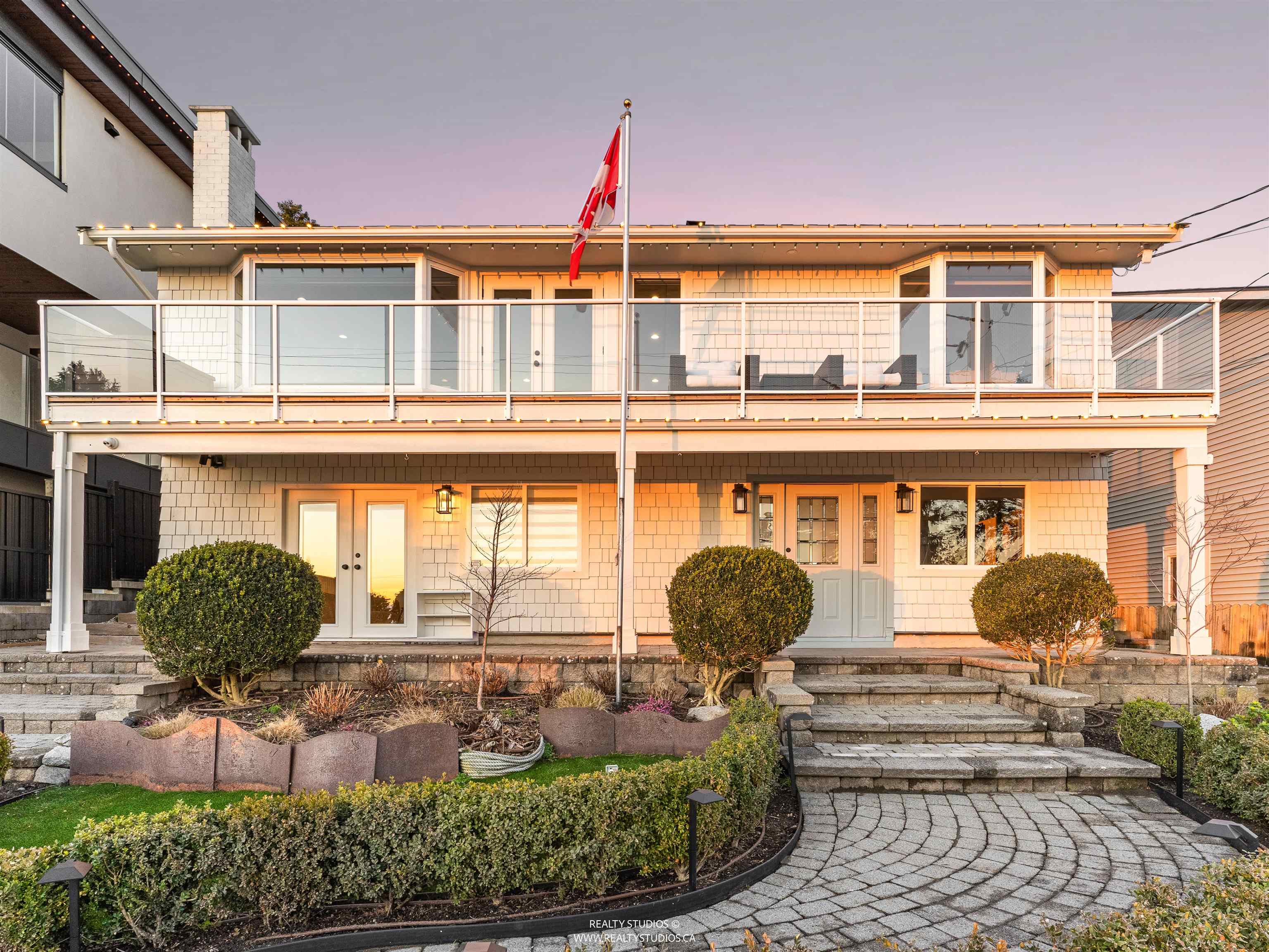 15383 COLUMBIA AVENUE, White Rock BC V4B 1K1, R3082562, BC,