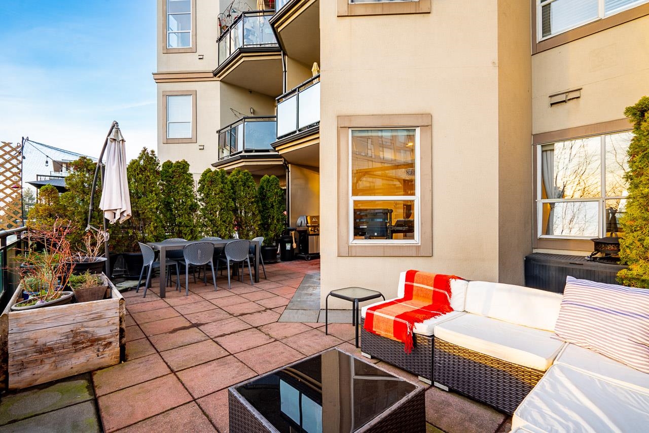 202 131 3RD STREET, R3082586, BC,