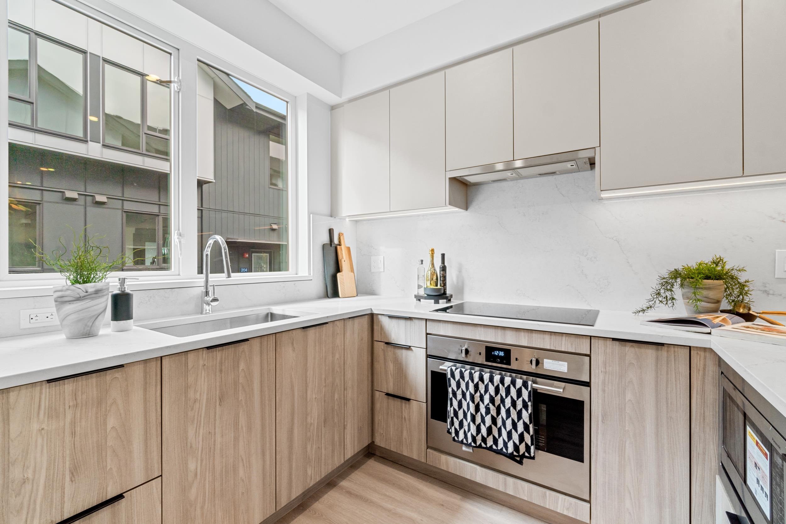 203 7161 17TH AVENUE, R3082590, BC,