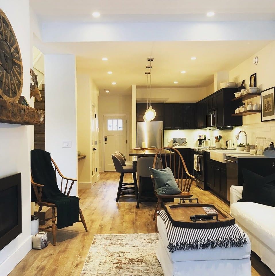 721 WELLINGTON DRIVE, North Vancouver BC V7K 1K8, R3082830, BC,