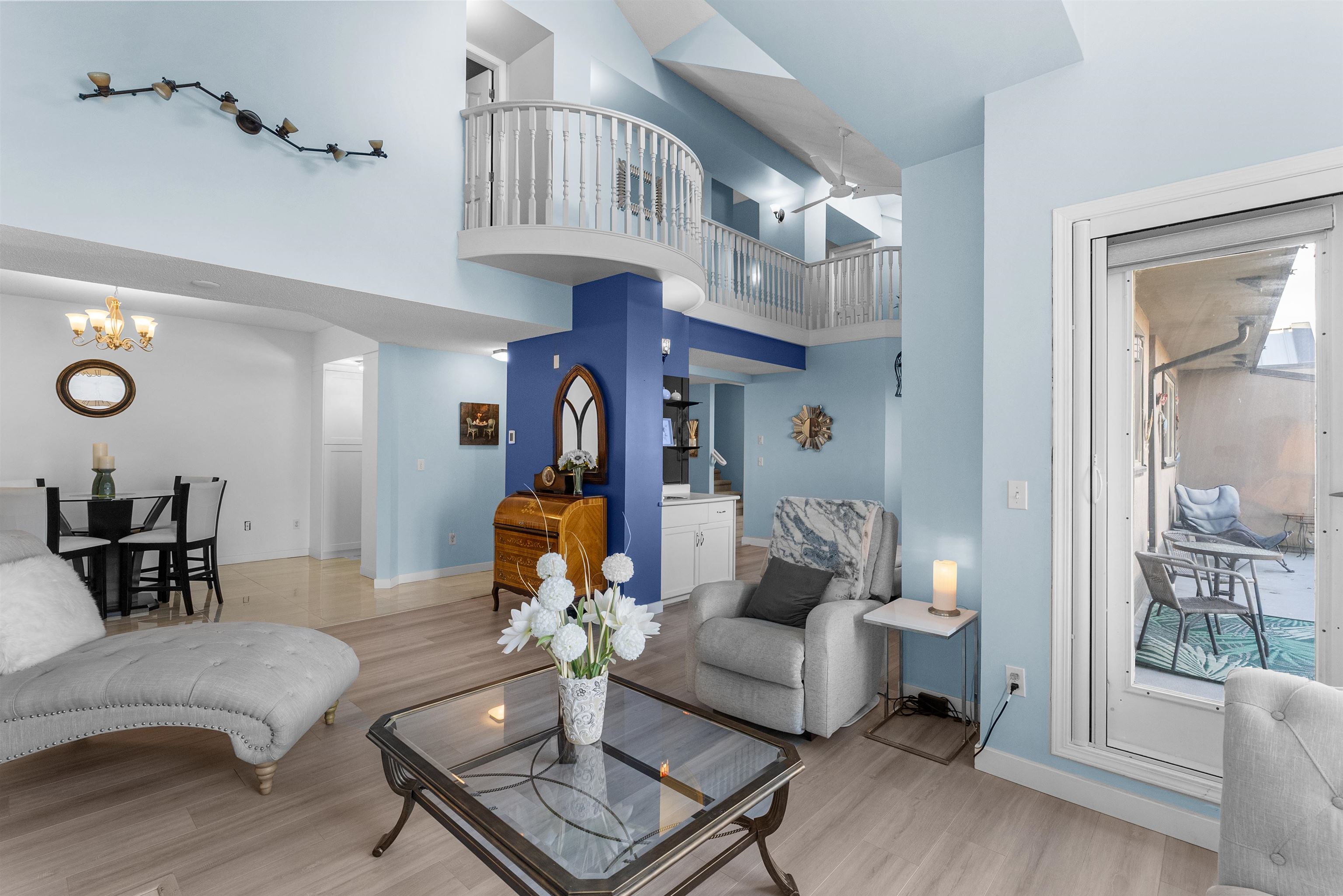 B503 4821 53 STREET, R3082918, BC,