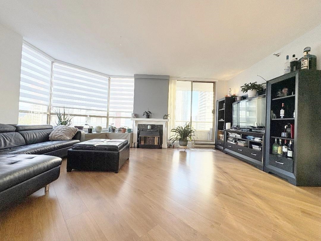 1103 728 FARROW STREET, R3083100, BC,