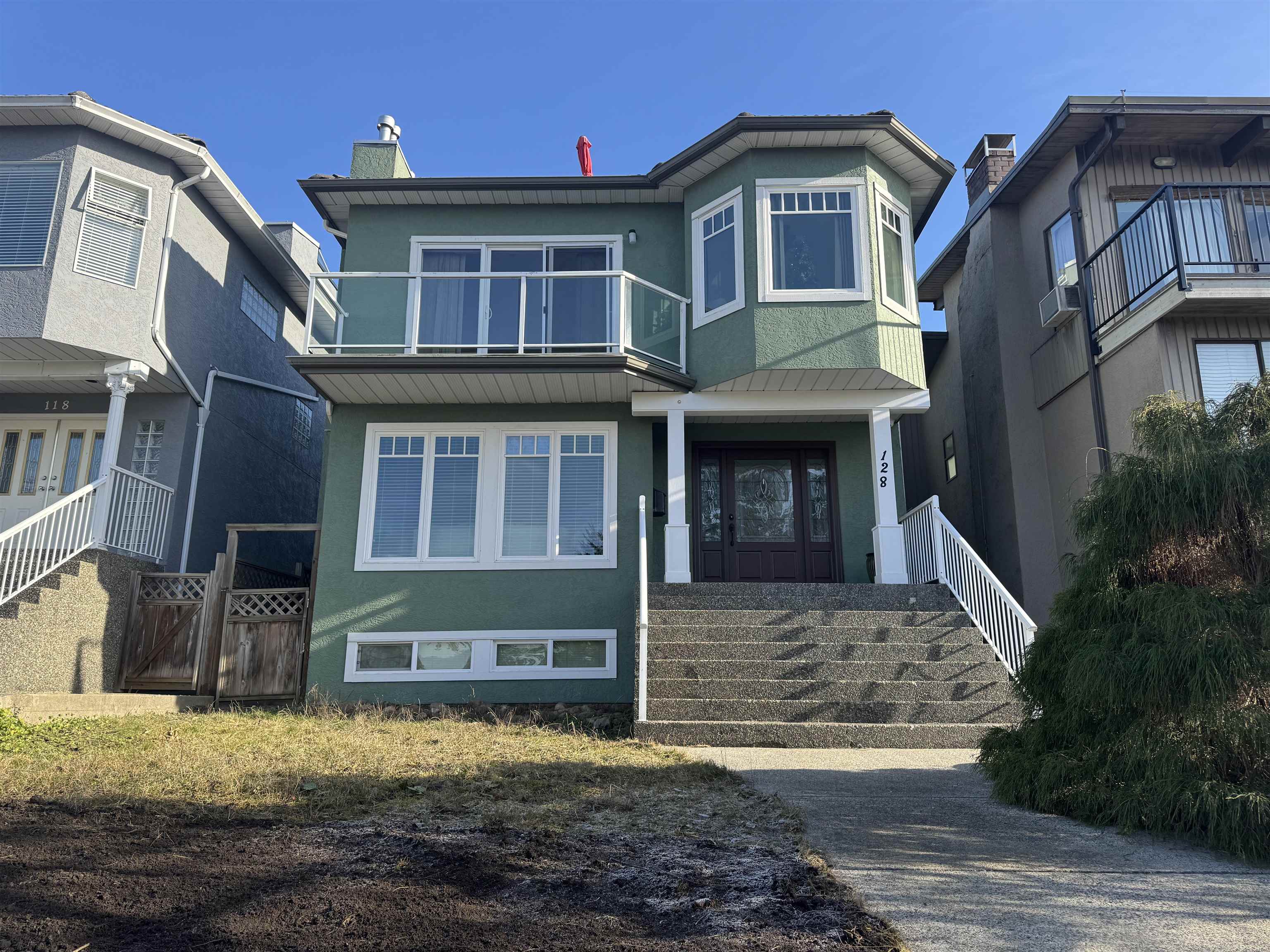 128 HYTHE AVENUE, Burnaby BC V5B 3H7, R3083125, BC,