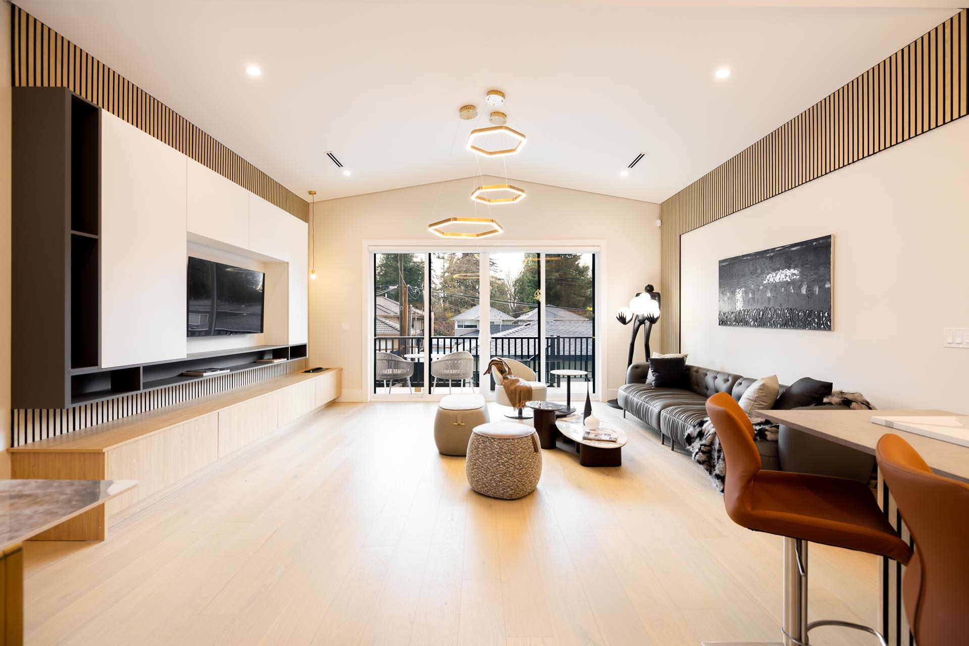 8055 18TH AVENUE, Burnaby BC V3N 1J9, R3083197, BC,