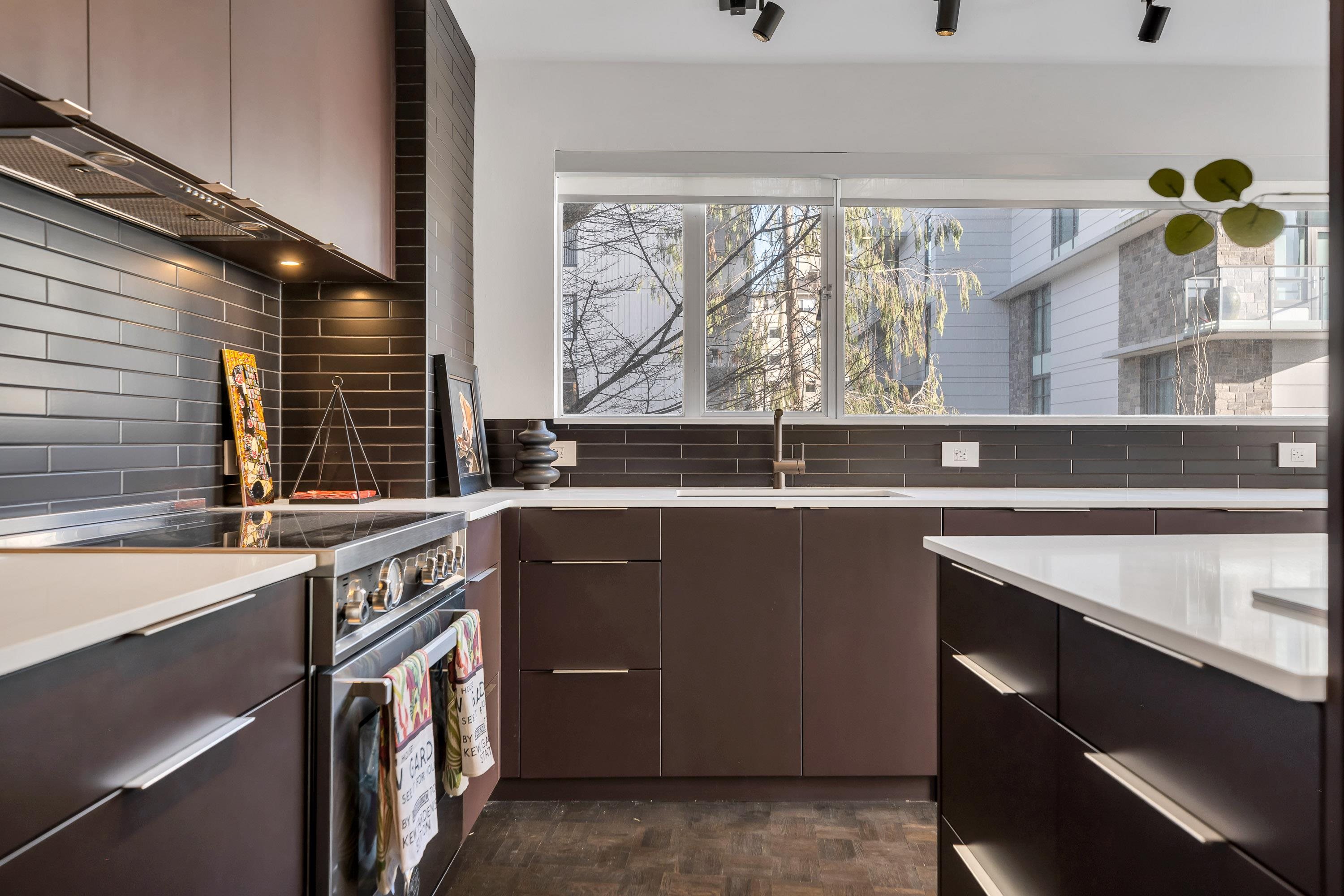 101 2135 ARGYLE AVENUE, R3083356, BC,