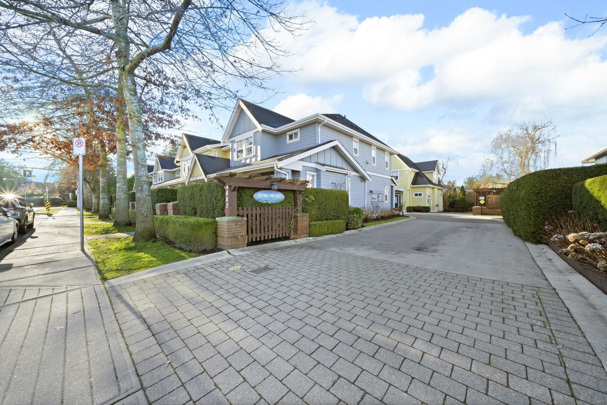 6 4887 CENTRAL AVENUE, R3083461, BC,