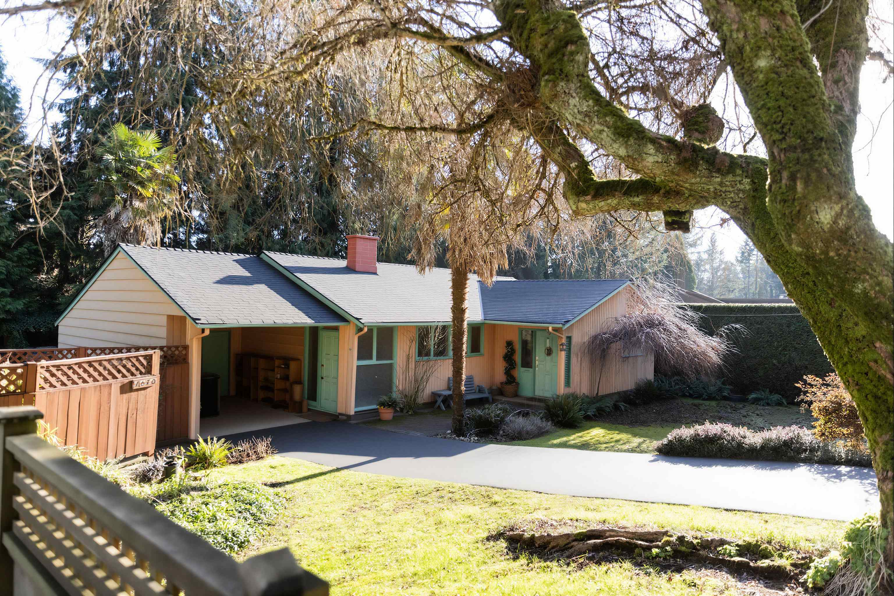 1670 AYLESLYNN DRIVE, North Vancouver BC V7J 2T3, R3083636, BC,