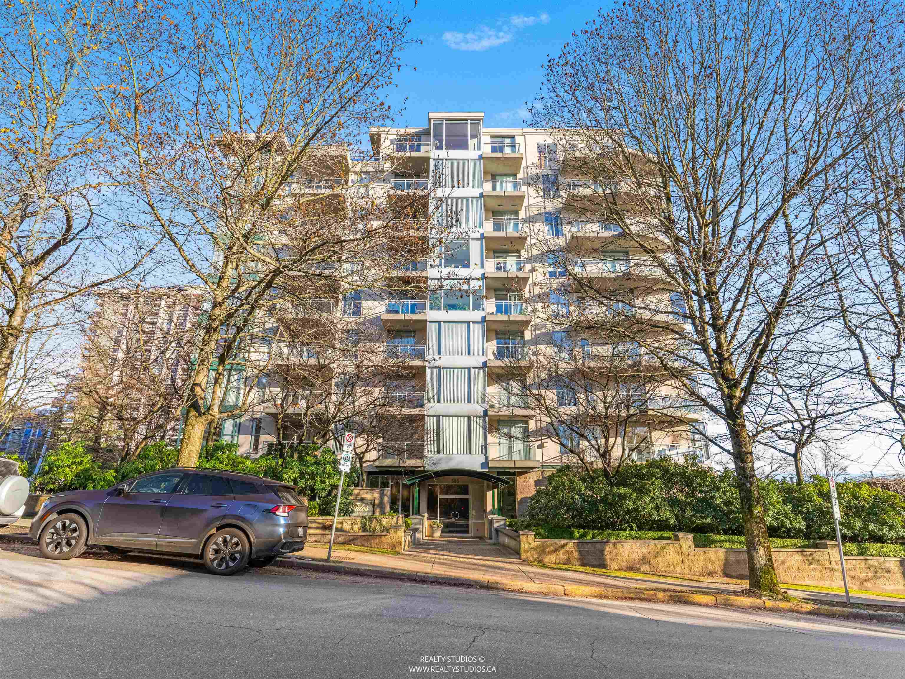 201 588 16TH STREET, R3083786, BC,