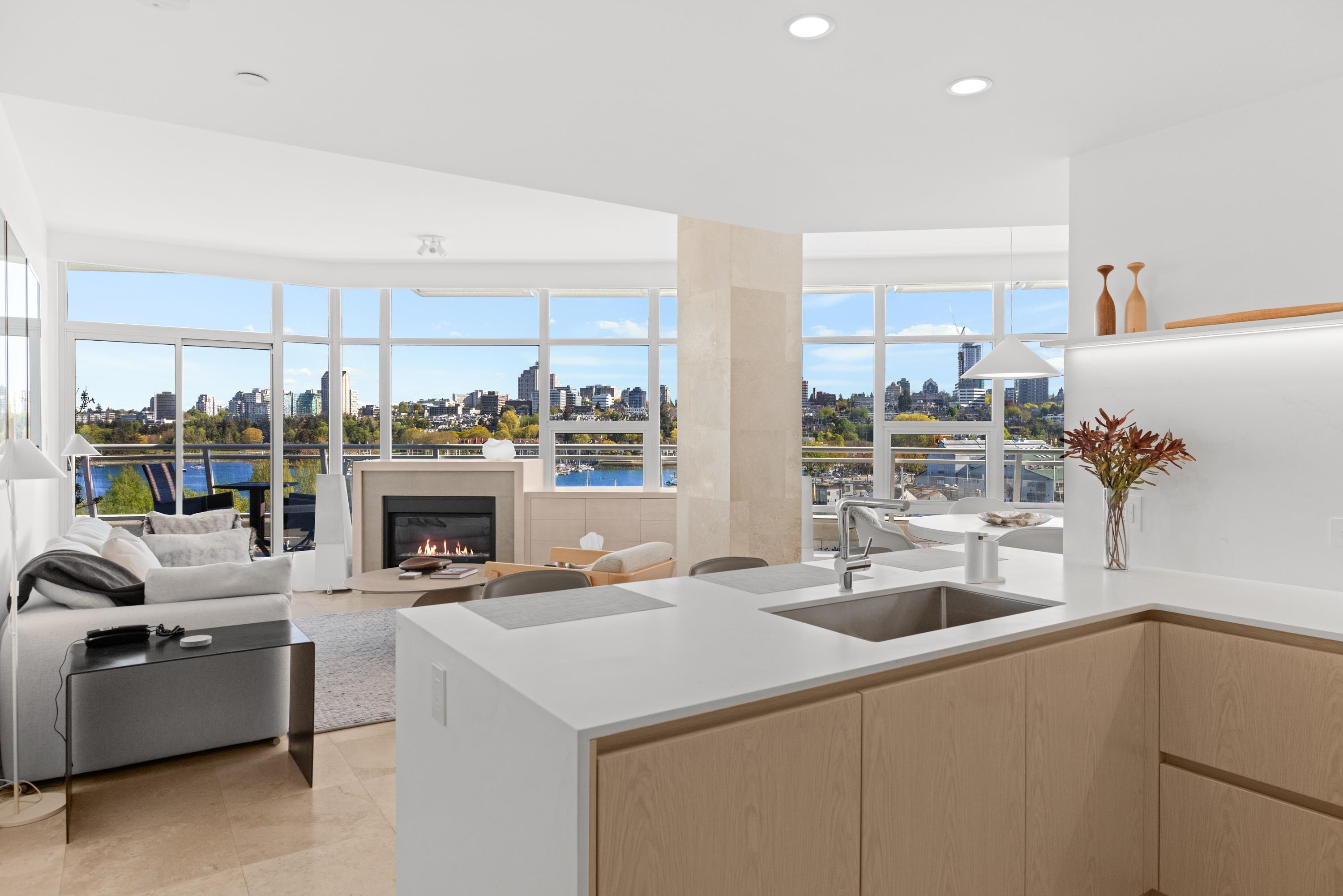 701 628 KINGHORNE MEWS, R3083844, BC,