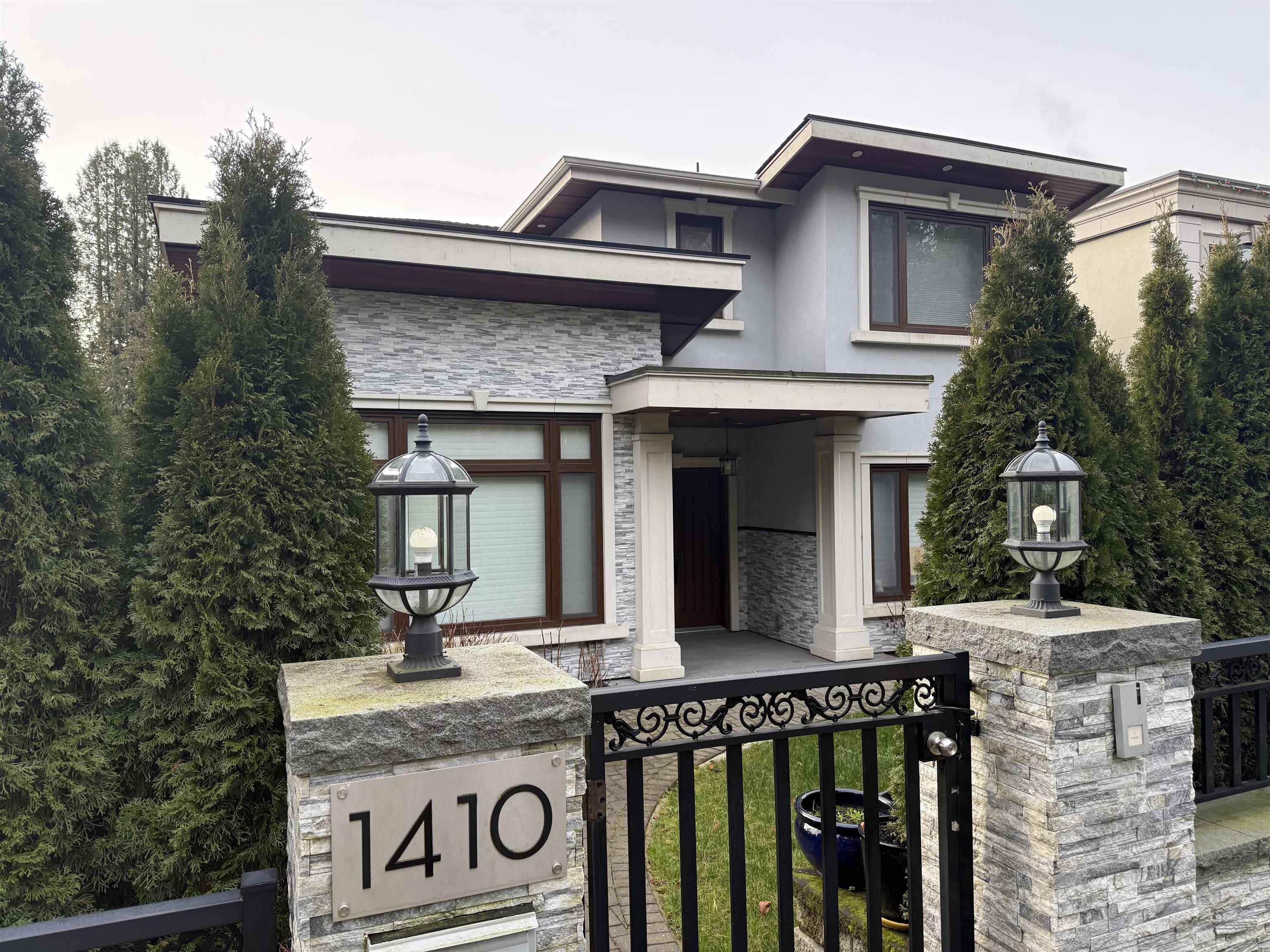 1410 MATHERS AVENUE, West Vancouver BC V7T 2G7, R3083946, BC,