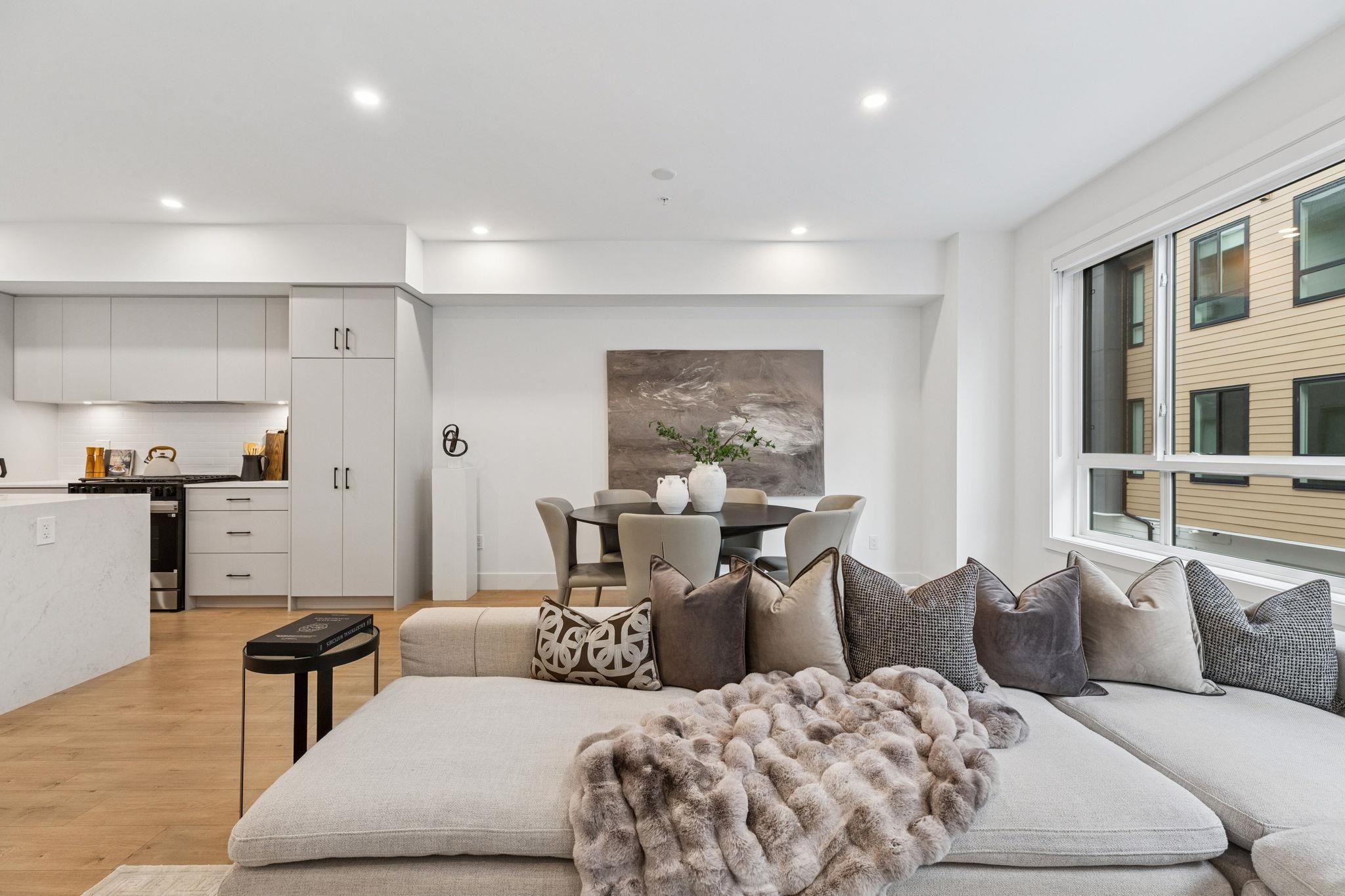 3 19667 55A AVENUE, R3084007, BC,