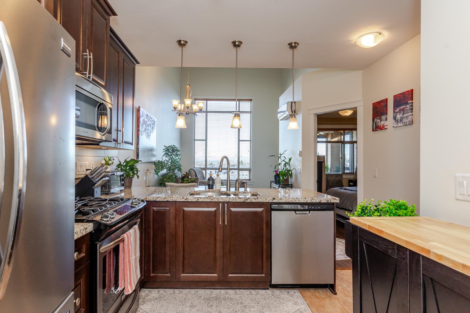 621 8067 207 STREET, R3084054, BC,