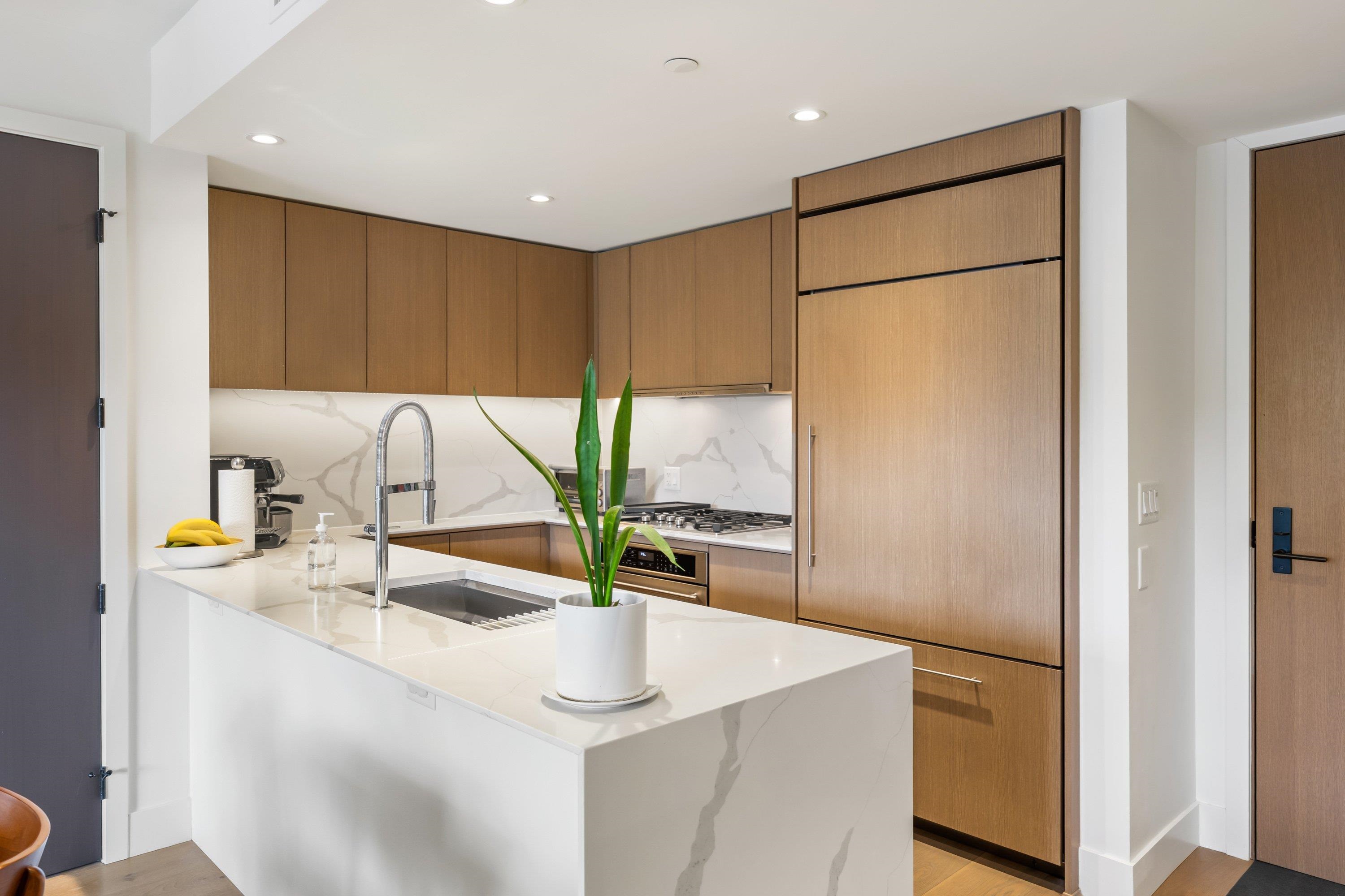 201 5089 QUEBEC STREET, R3084129, BC,