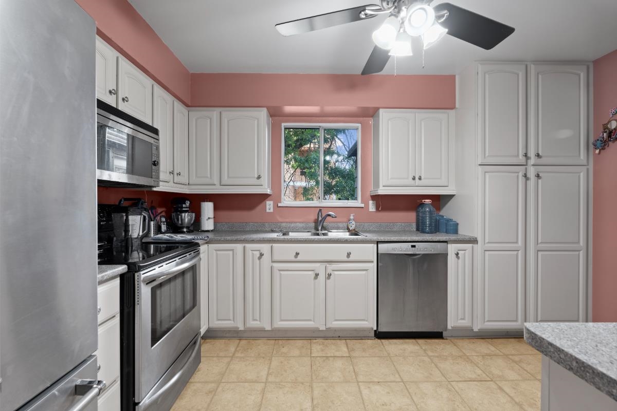 11829 218 STREET, Maple Ridge BC V2X 7W1, R3084176, BC,