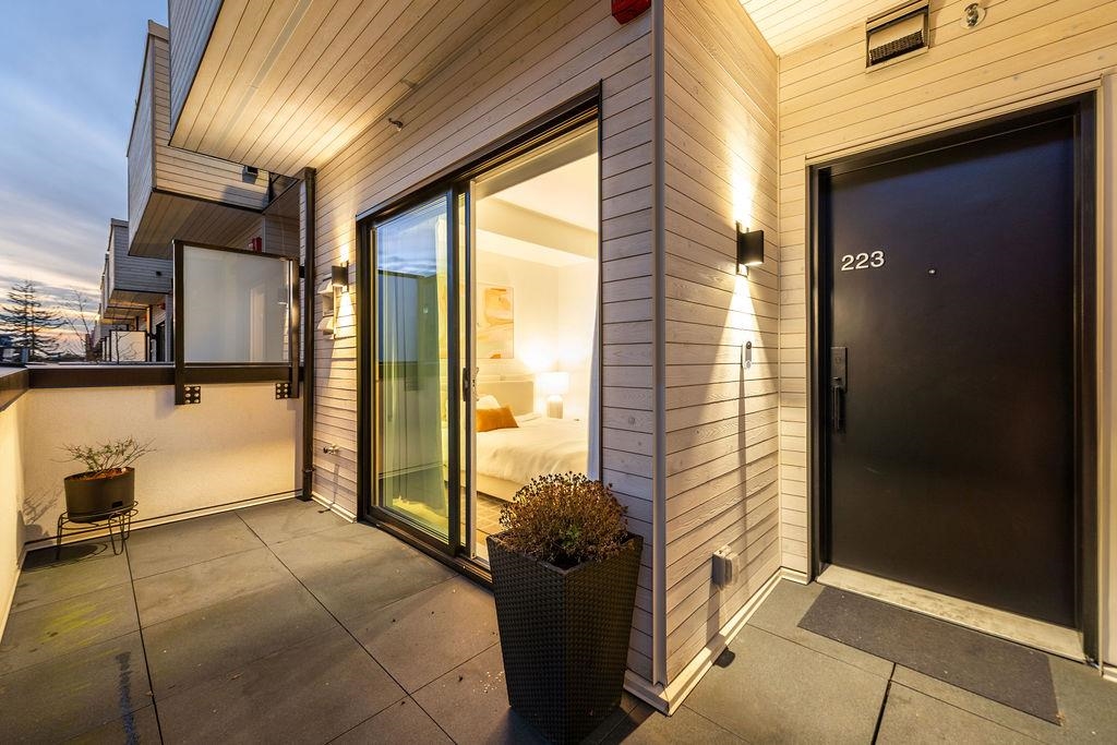 223 650 2ND STREET, R3084329, BC,